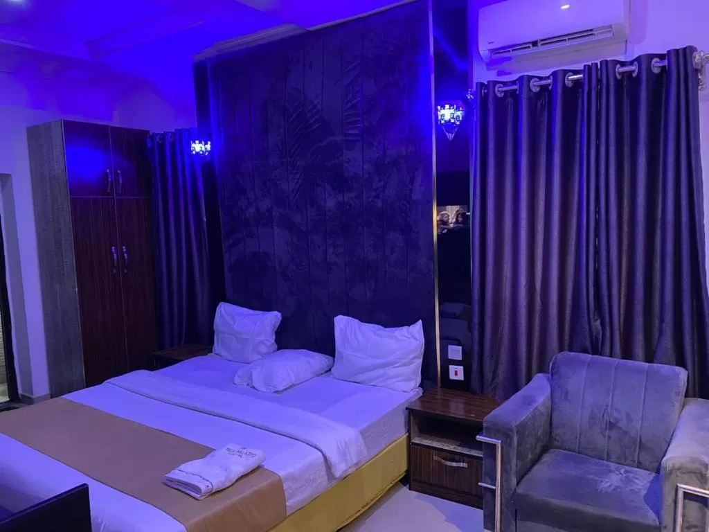 Bed in Palazzo Apartments