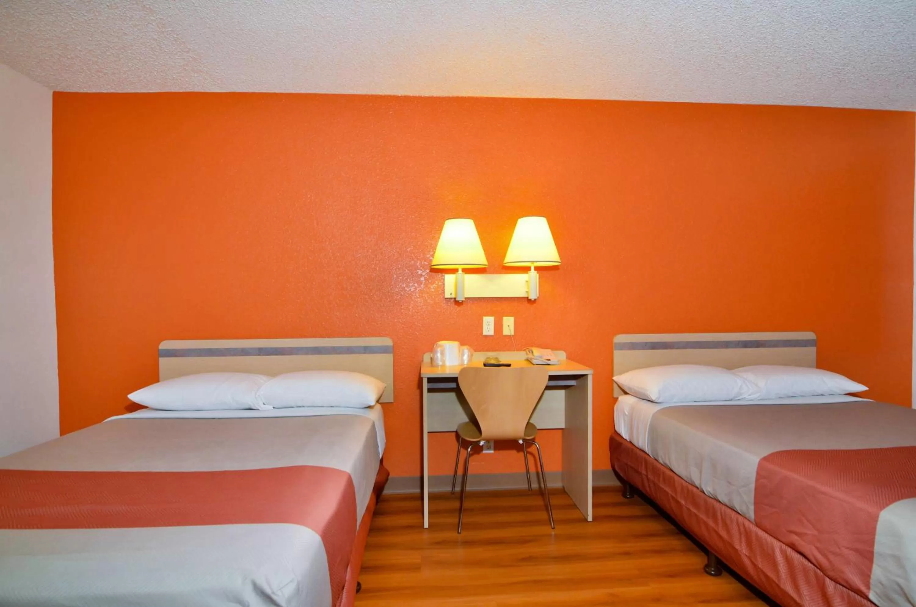 Seating area, Bed in Motel 6-North Palm Springs, CA - North