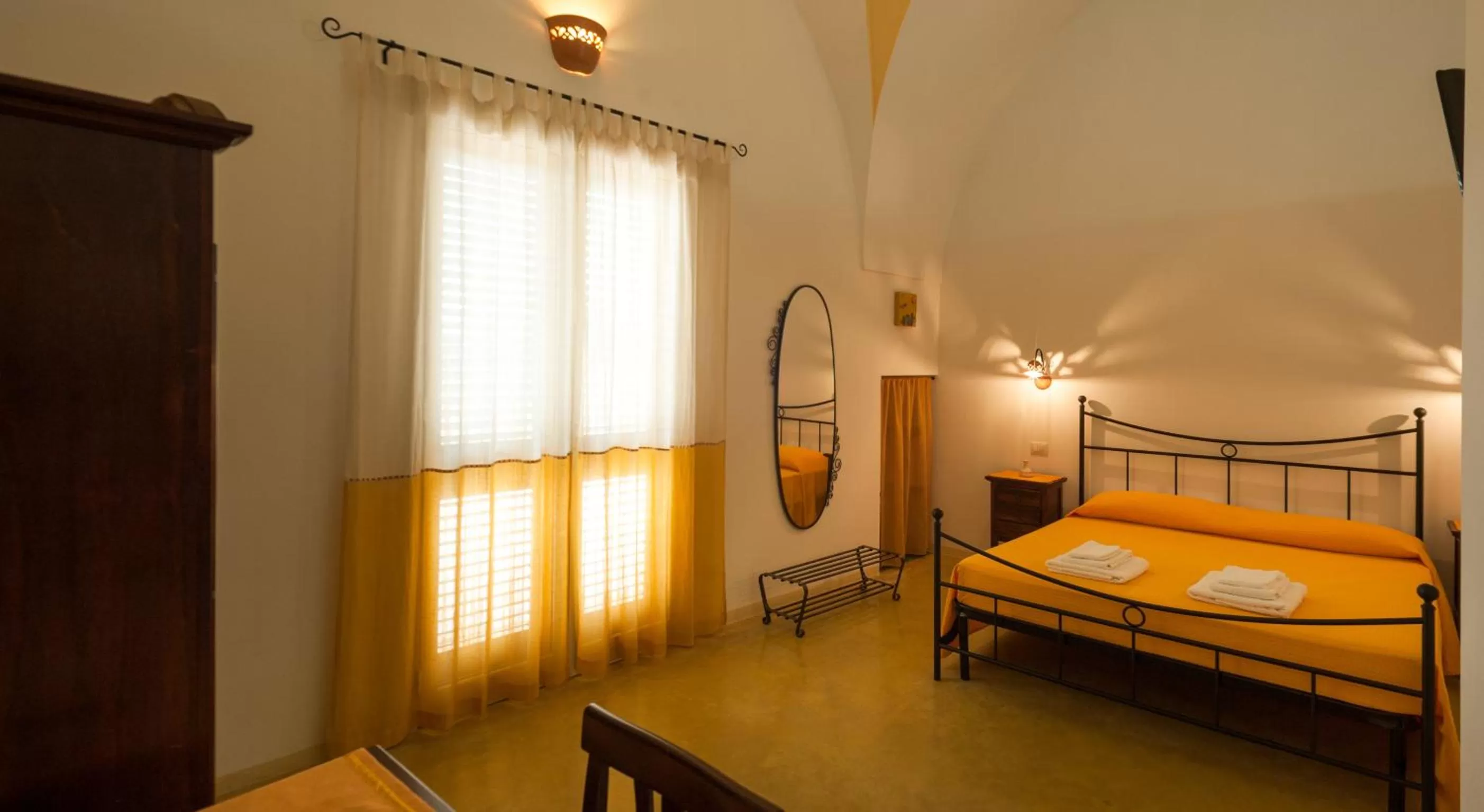 Bedroom, Bed in B&B La Garolla