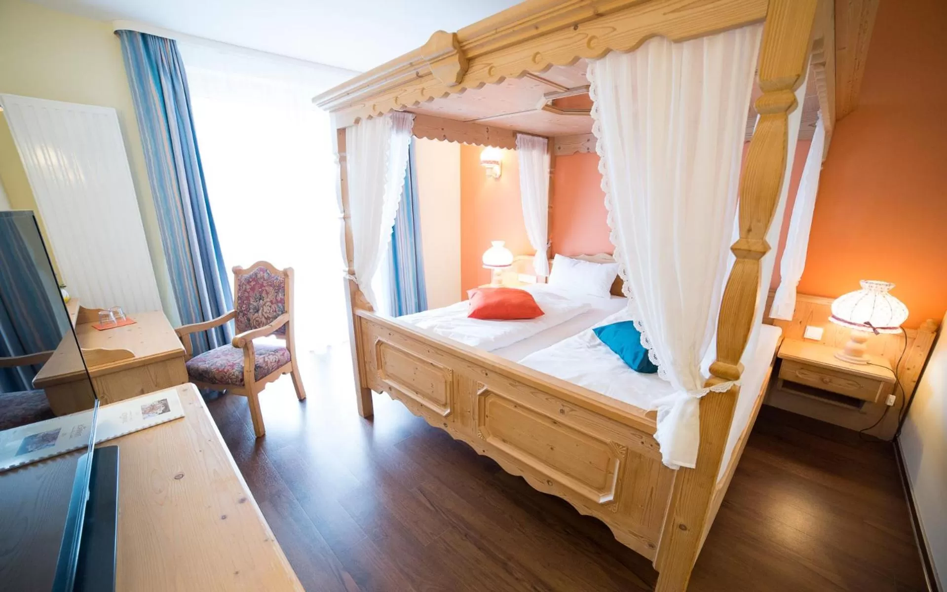 Photo of the whole room, Bed in Berghotel Tambach