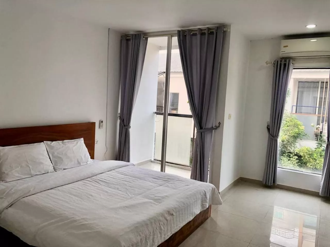 Property building, Bed in BK Hotel