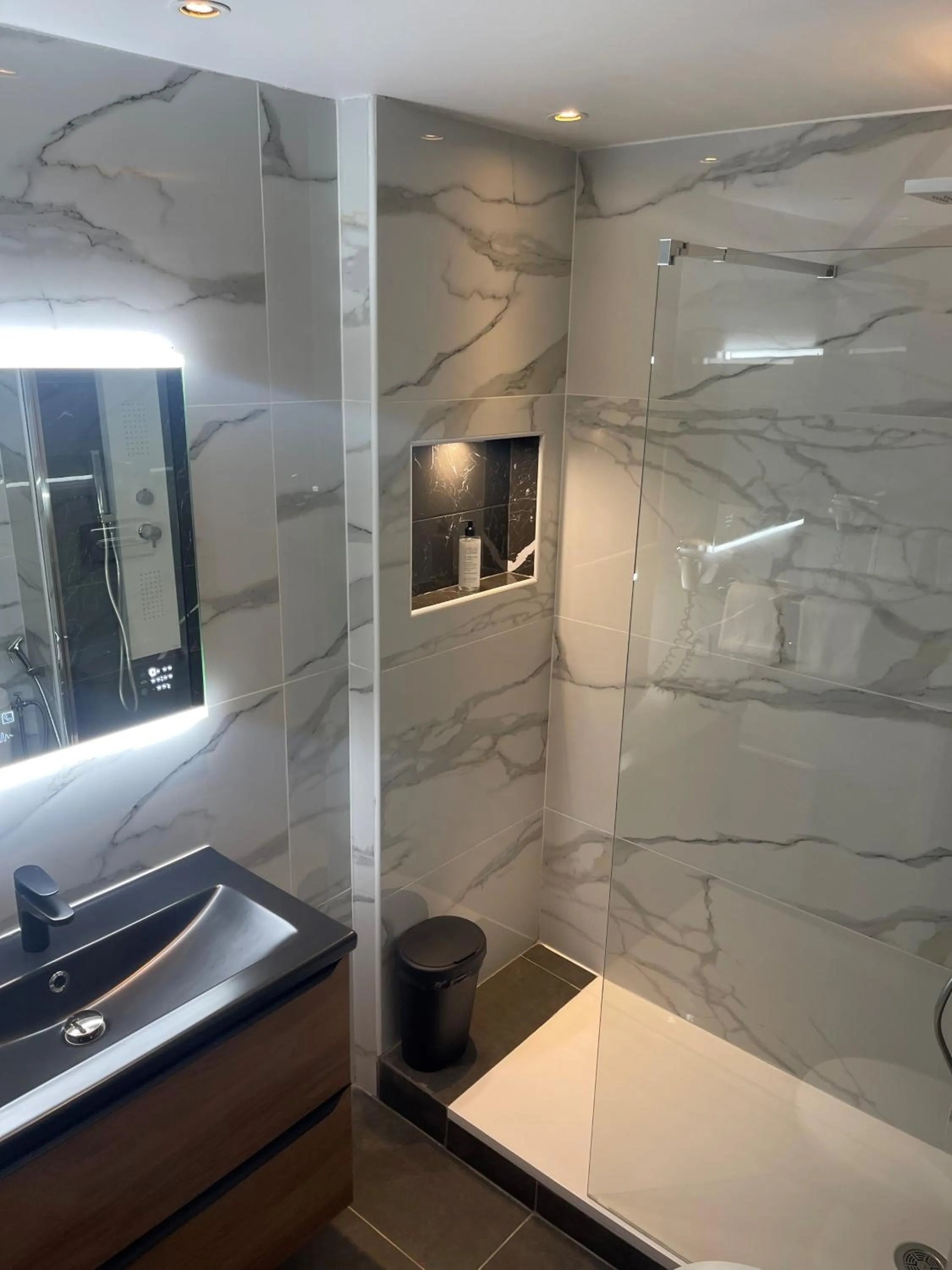 Bathroom in Hôtel Gallia Cannes