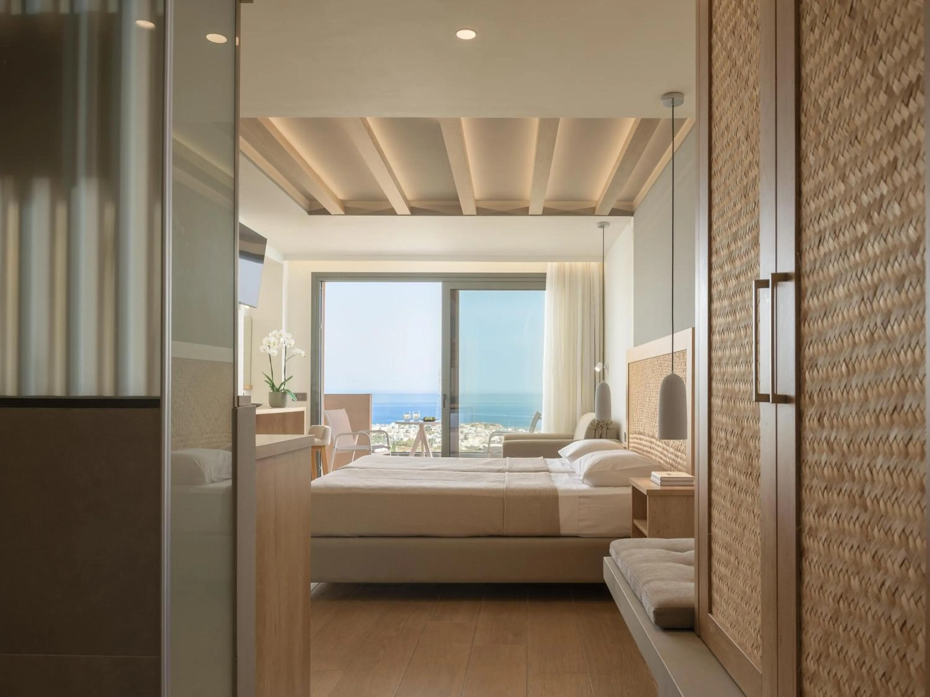 Photo of the whole room, Bed in Asterias Village