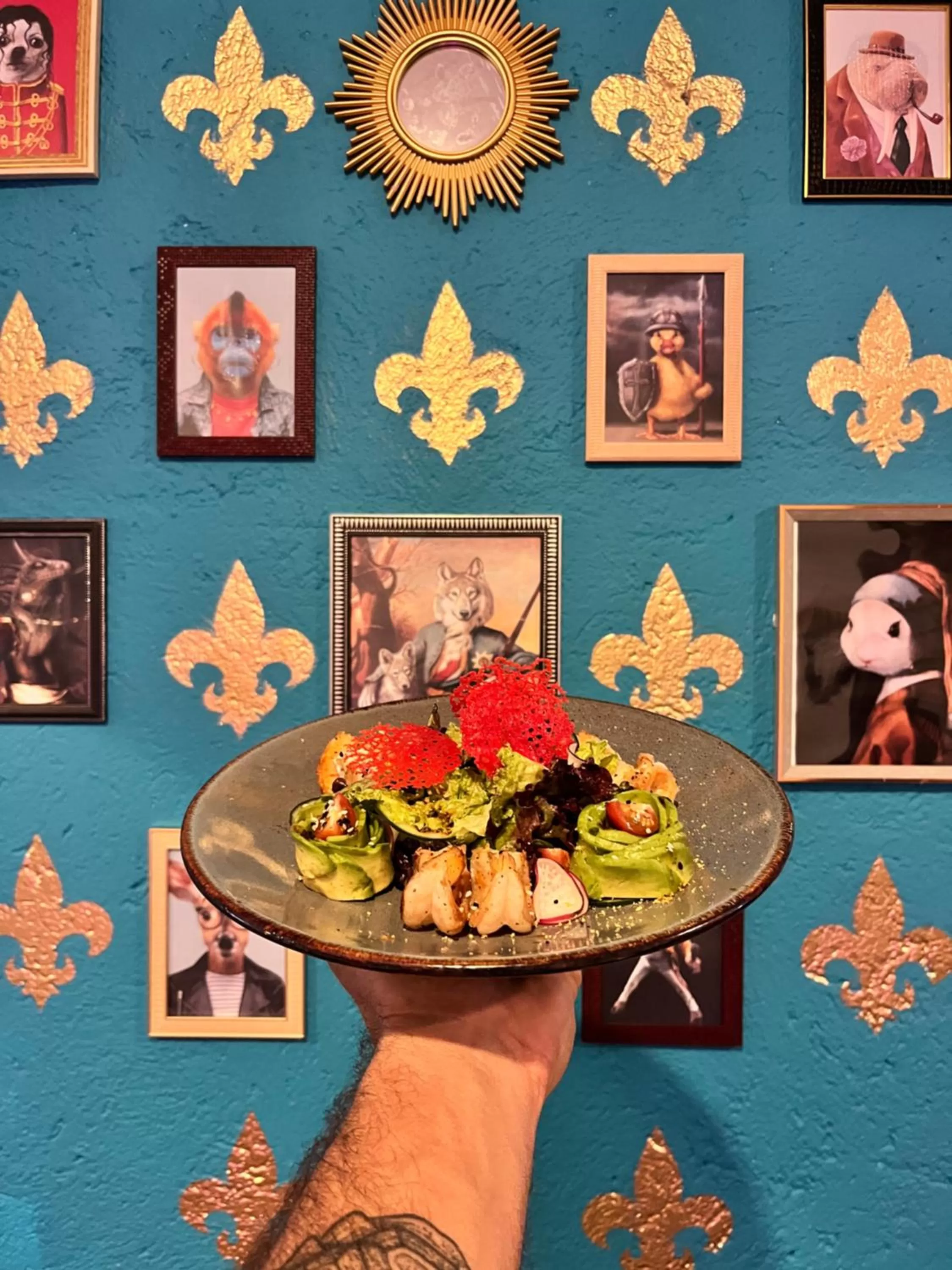 Restaurant/places to eat in Aruma Art House Hotel Boutique