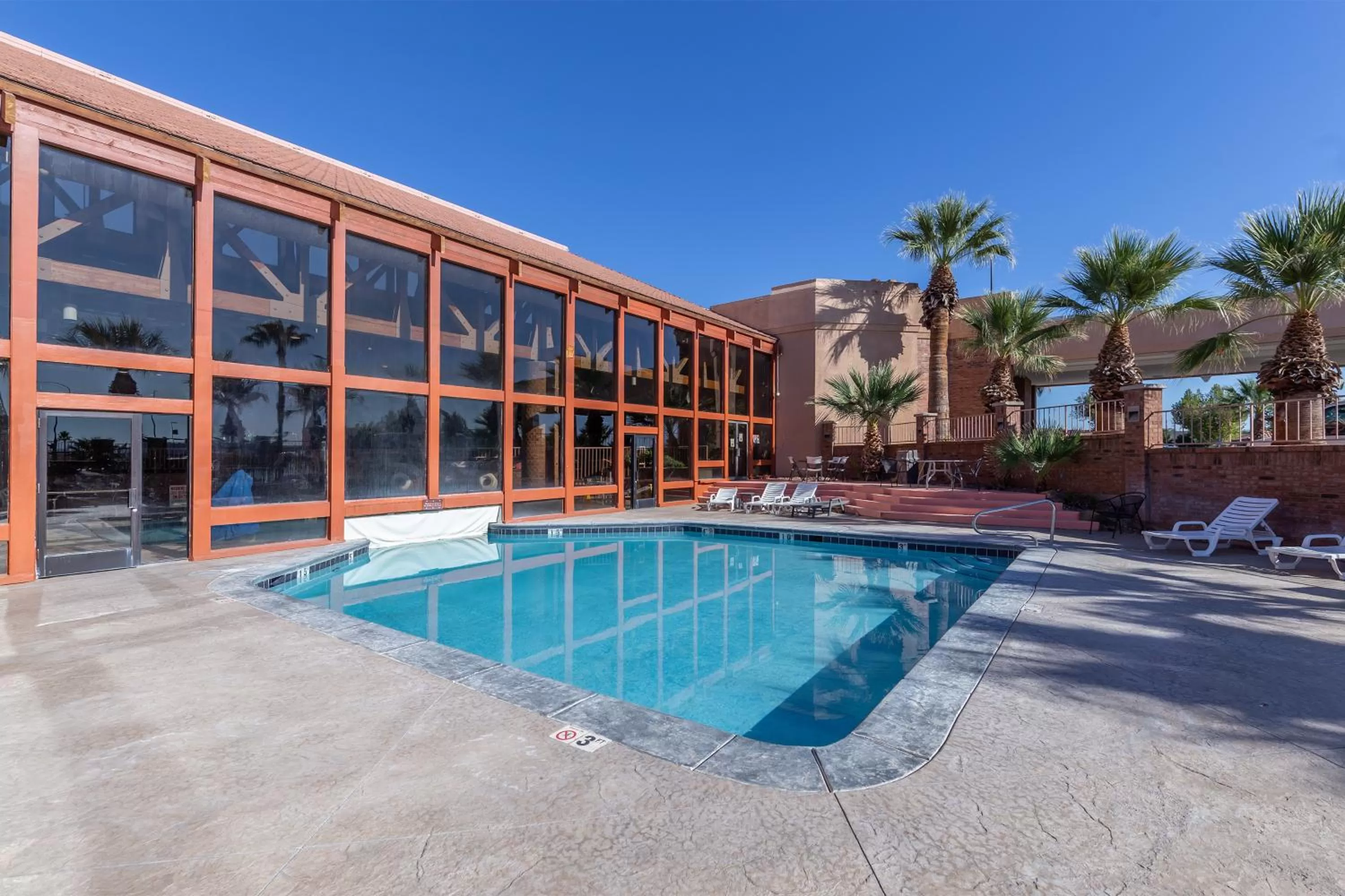 Swimming pool in Red Lion Hotel and Conference Center St. George