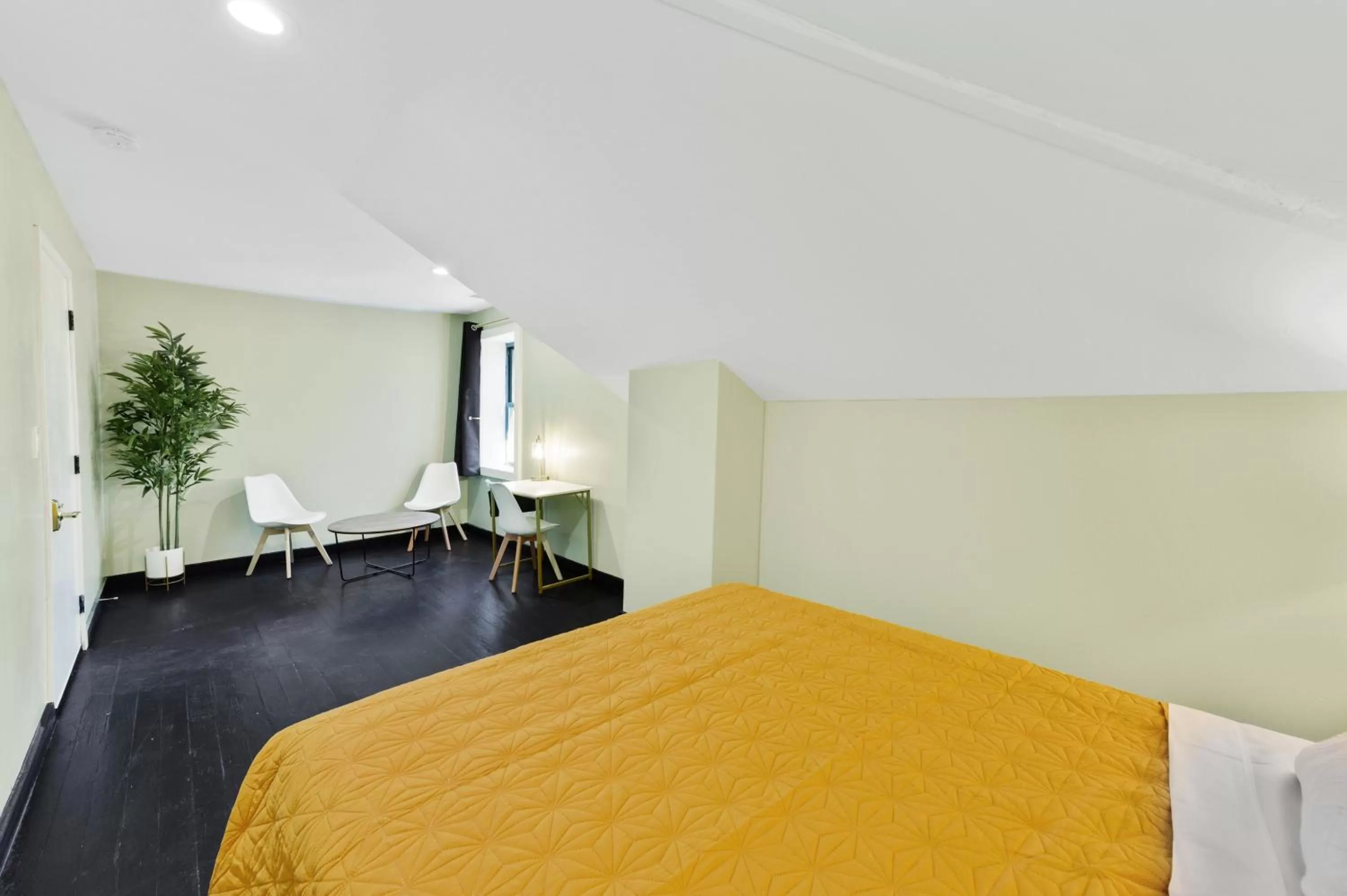 Bed in Randolph Hotel