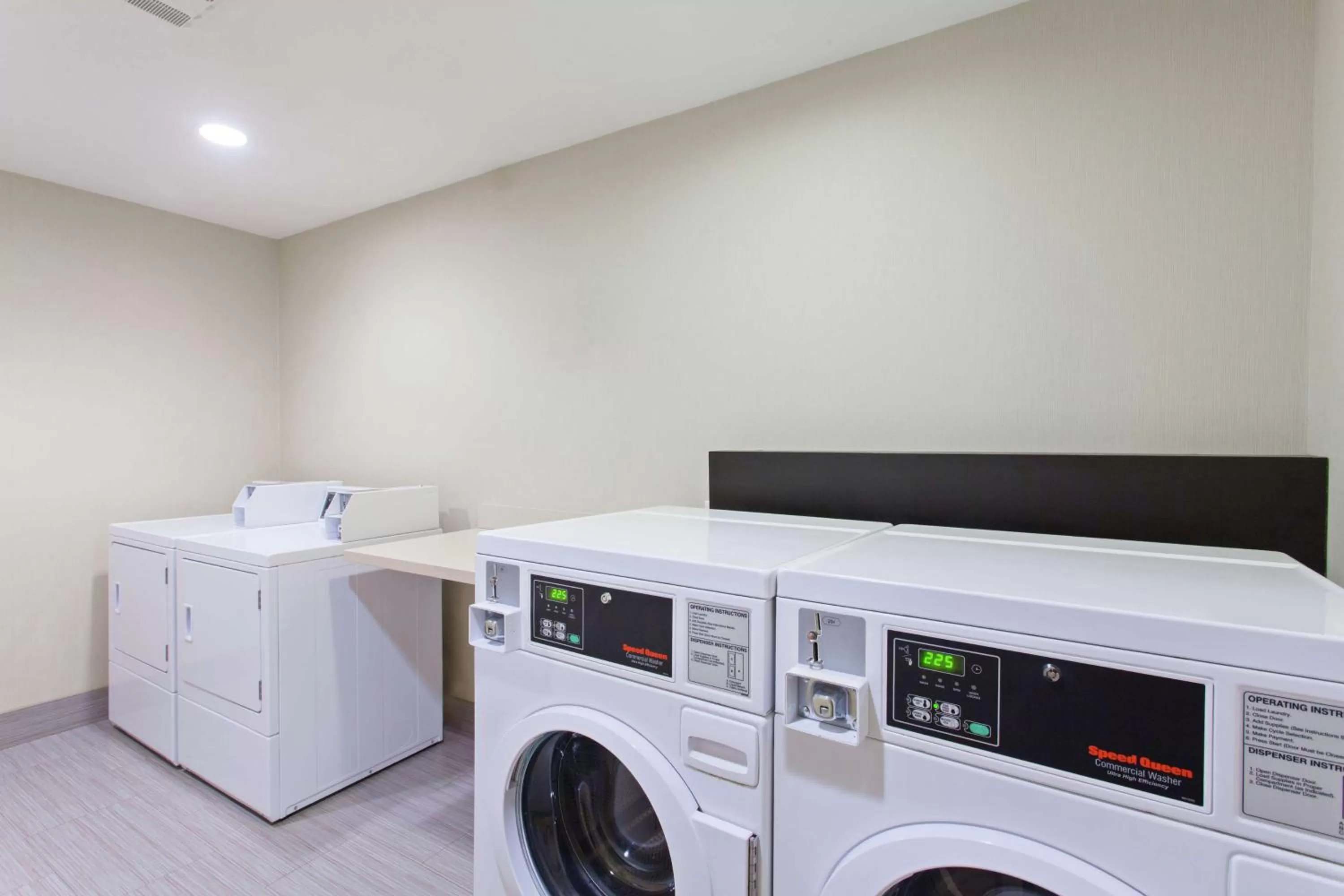 Property building in Hampton Inn Morgan Hill