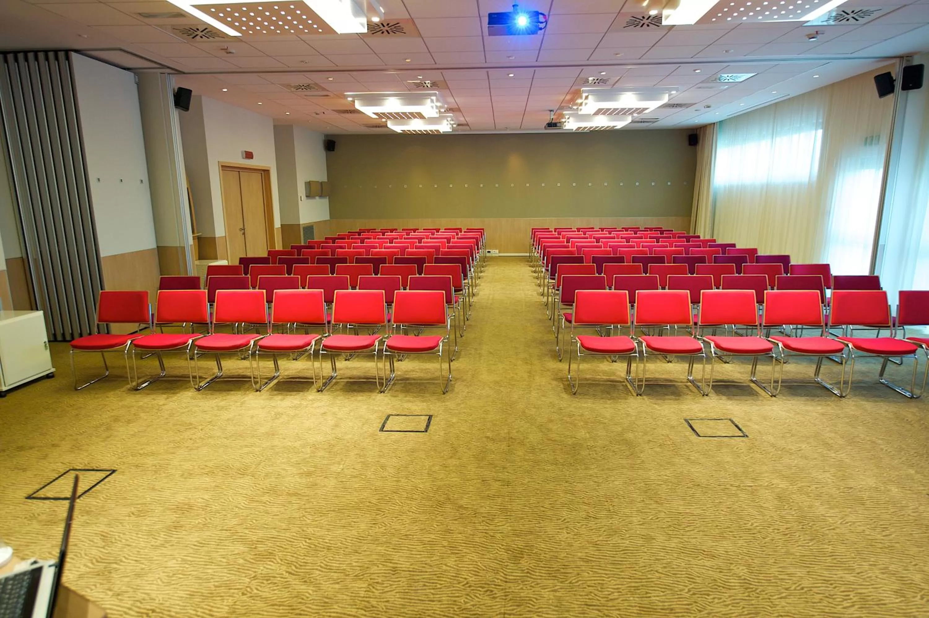 Meeting/conference room in Novotel Salerno Est Arechi