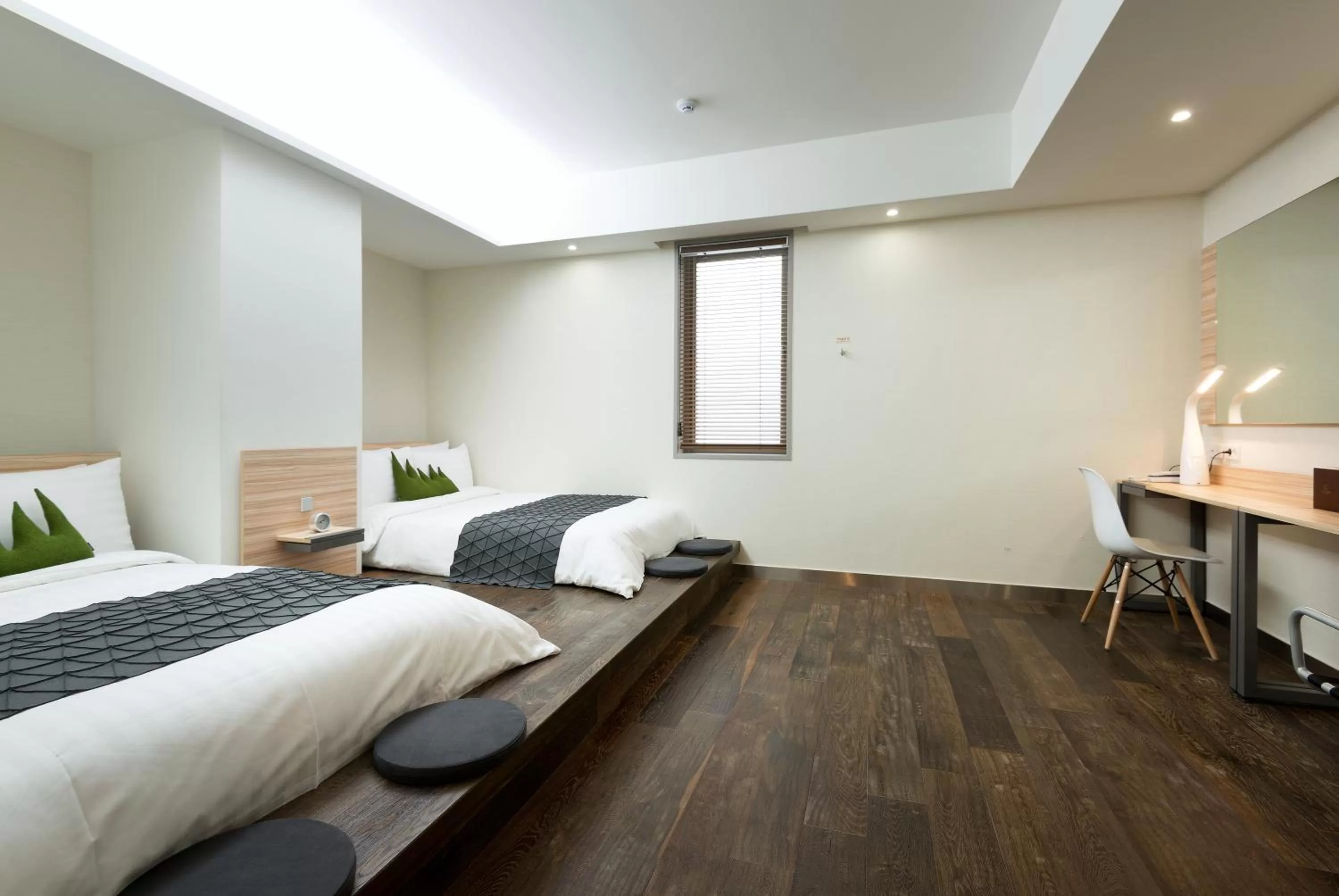 Photo of the whole room, Bed in Metro Hotel Myeongdong