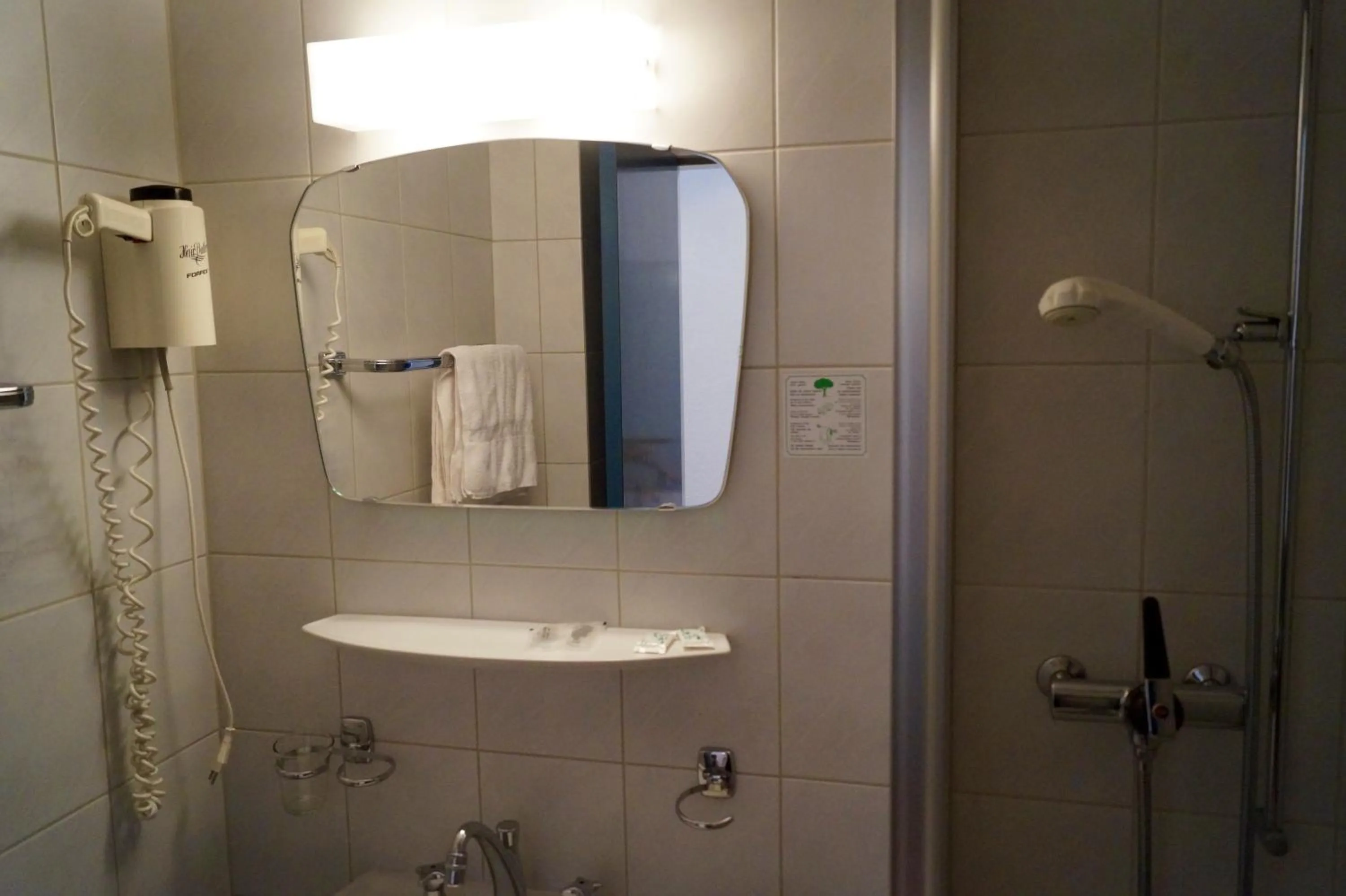 Bathroom in Hotel Victoria