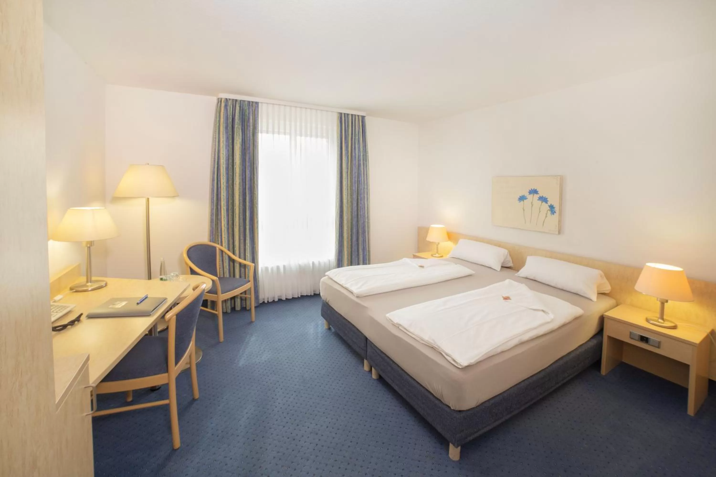 Photo of the whole room, Bed in Fairway Hotel