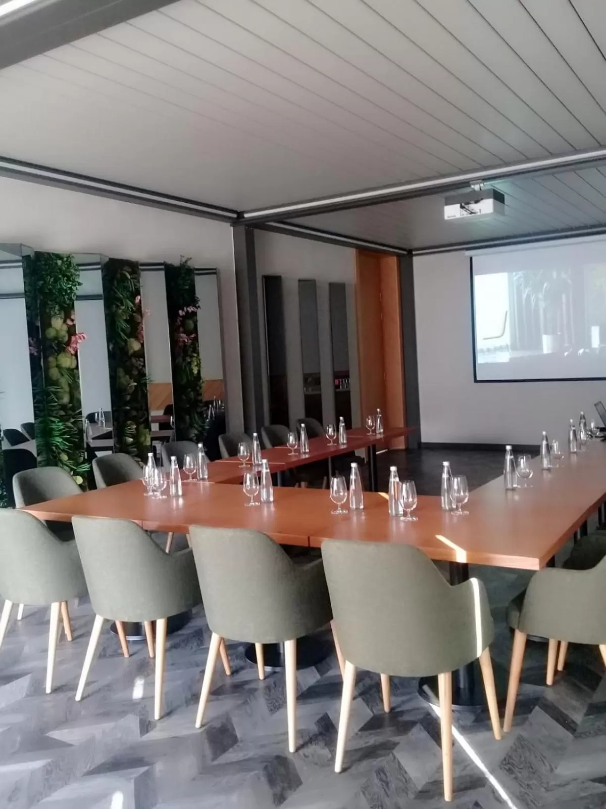 Area and facilities in Fer Hotel