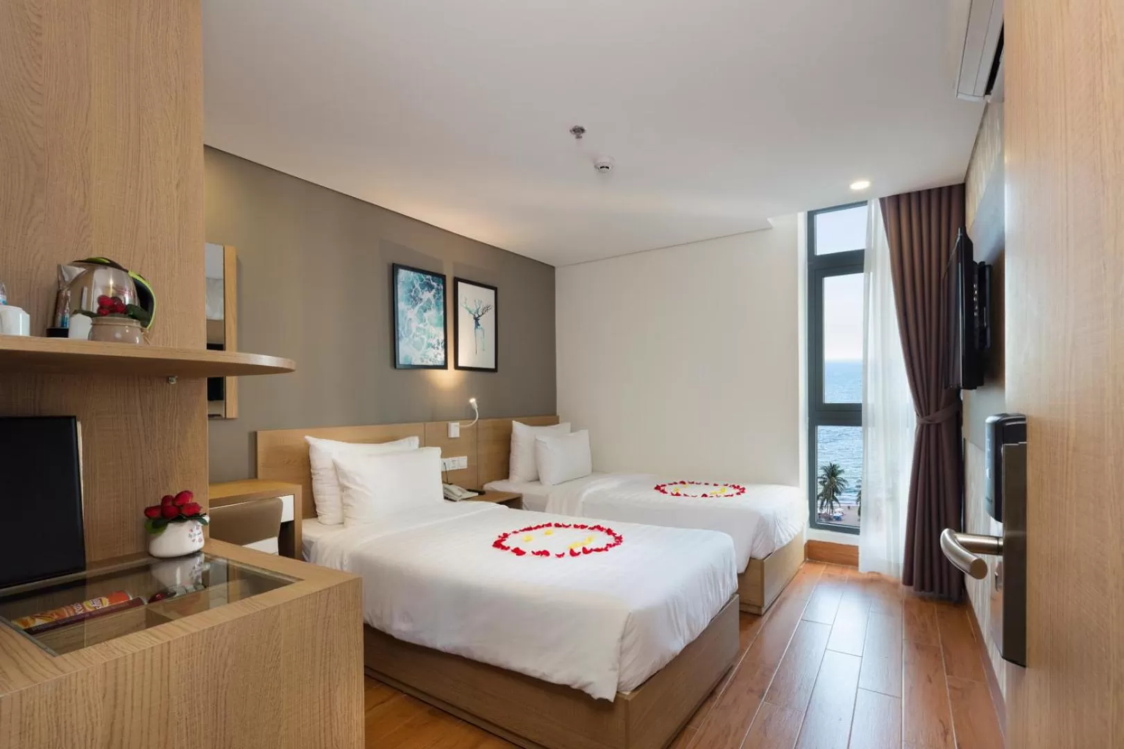 Photo of the whole room, Bed in Smile Hotel Nha Trang