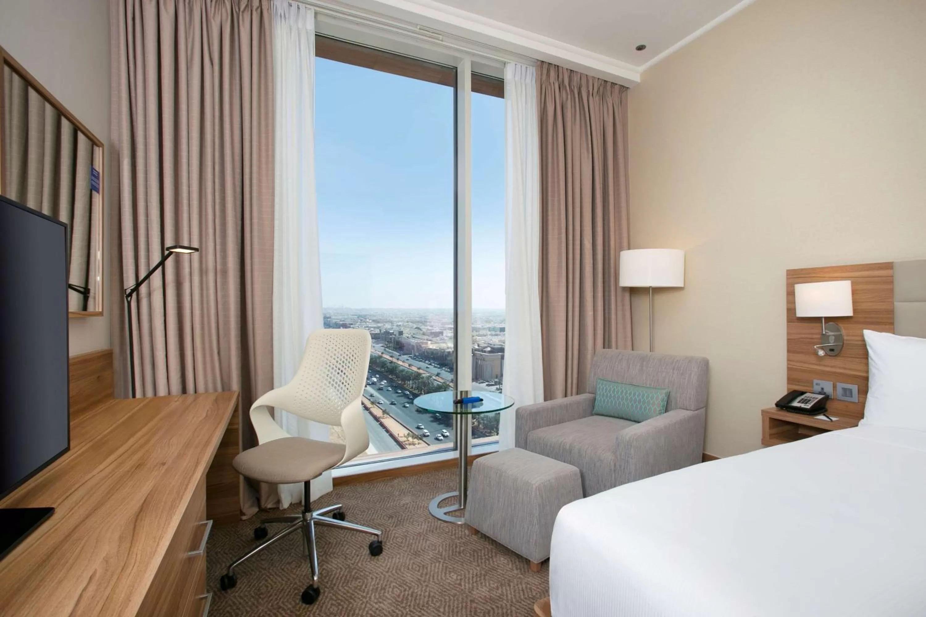 Bedroom, Bed in Hilton Garden Inn Riyadh Financial District