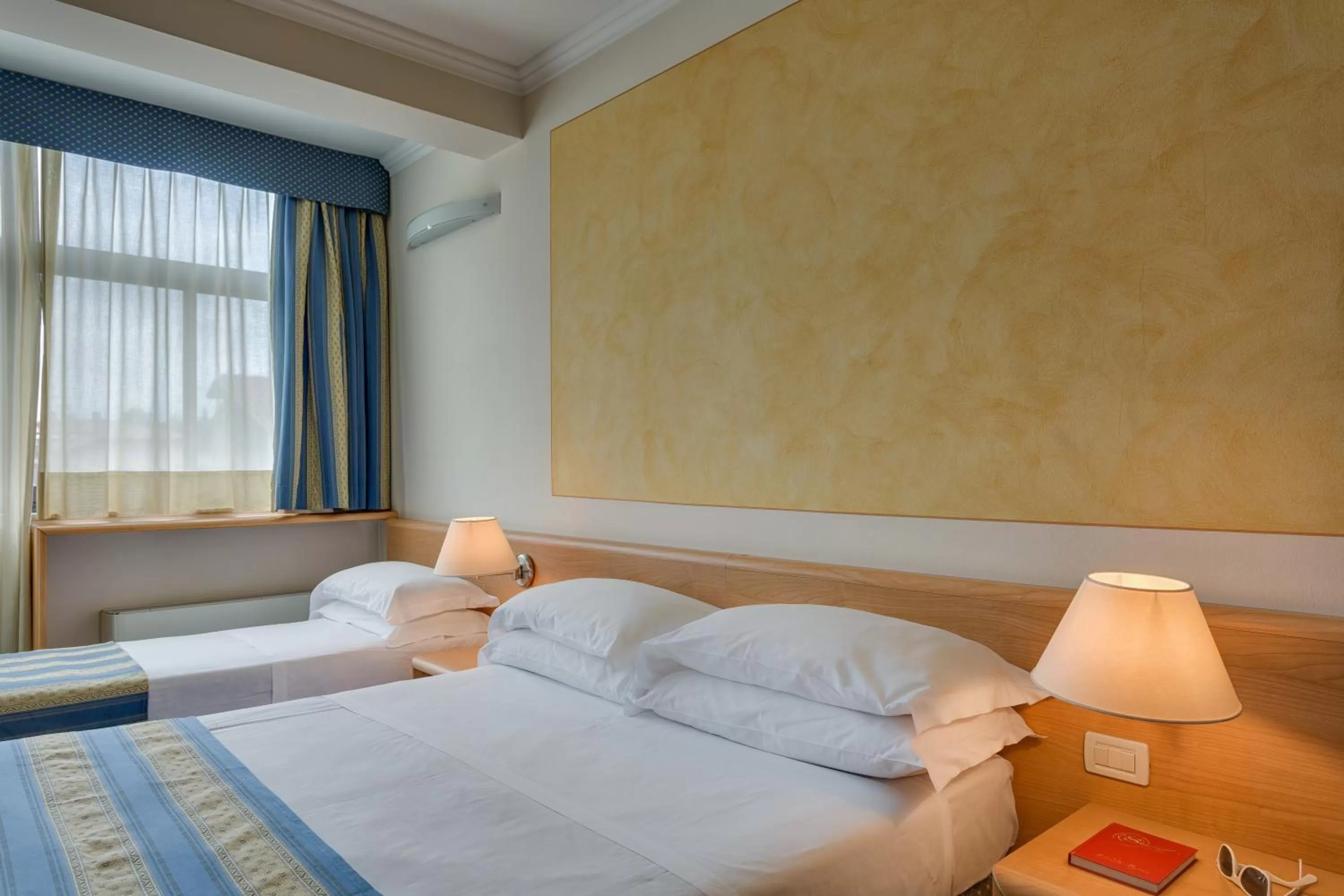 Photo of the whole room, Bed in Hotel Continental Brescia