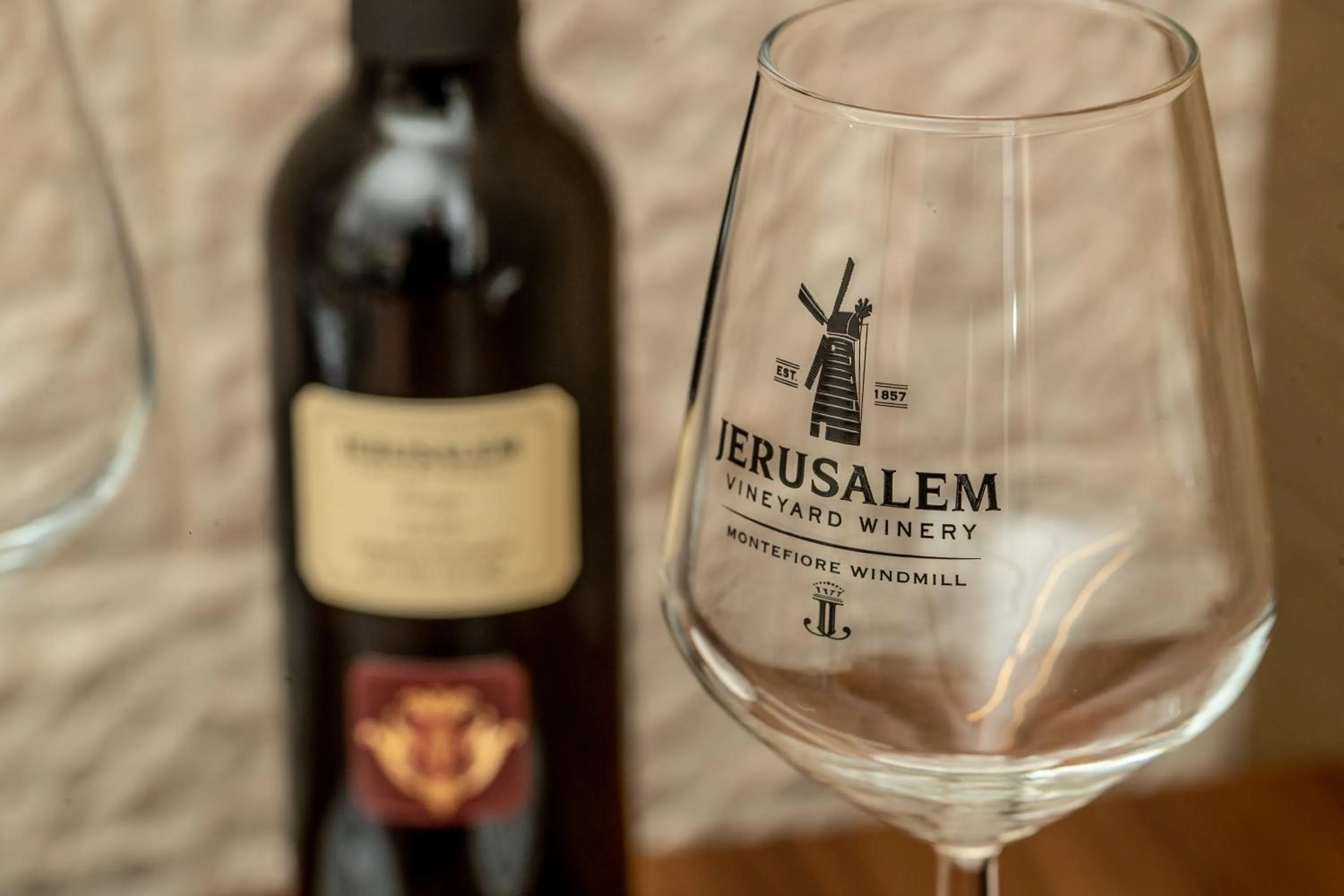 Alcoholic drinks in Montefiore Hotel By Smart Hotels