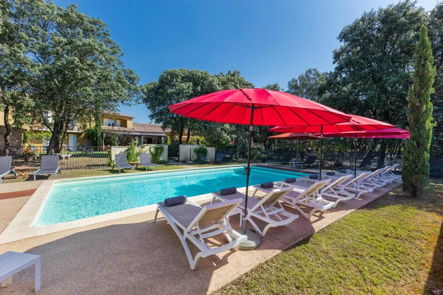 Logis Hรดtel La Bastide De Grignan & Restaurant "La Chรชnaie" Logis Hรดtel La Bastide De Grignan & Restaurant "La Chรชnaie"