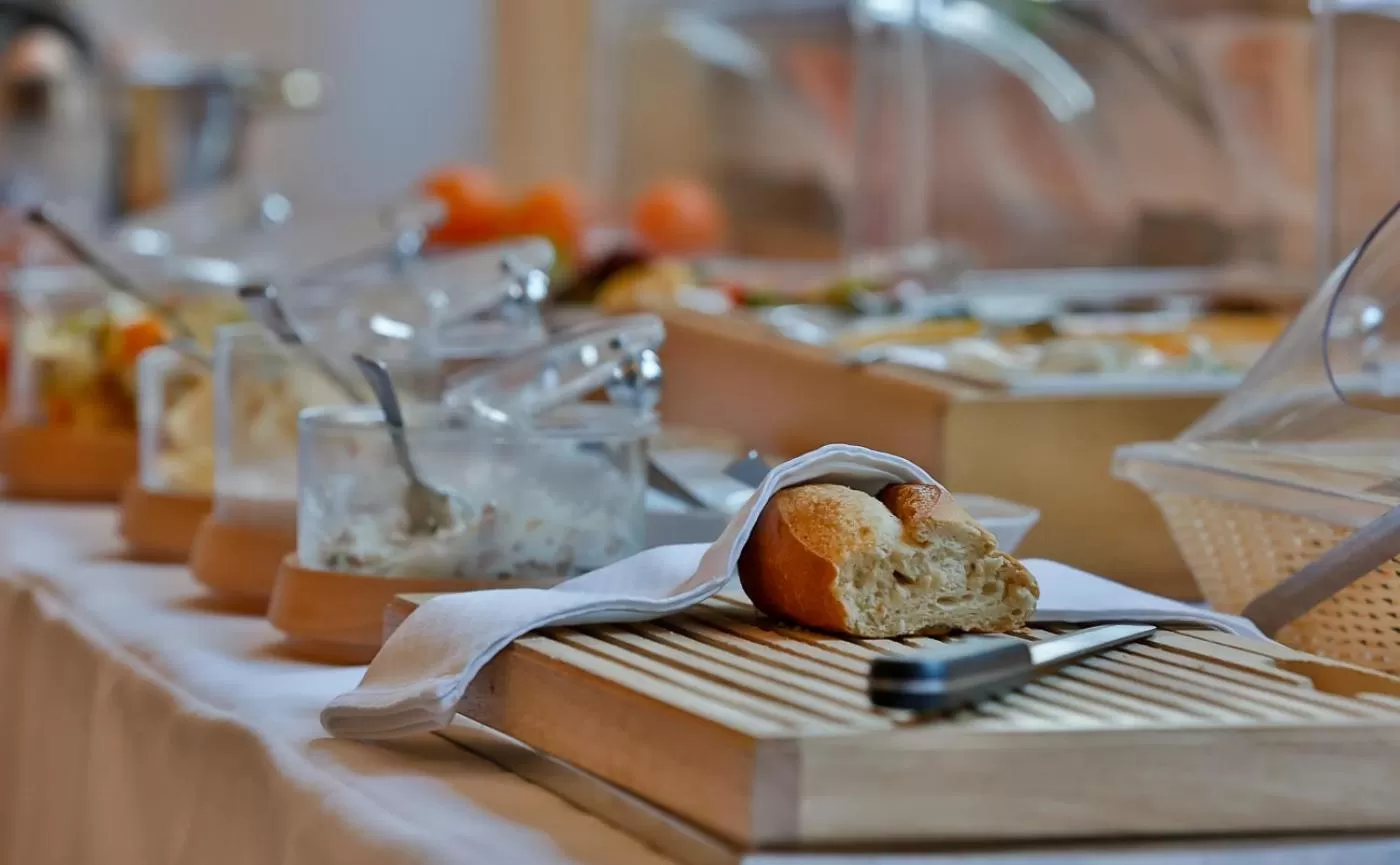 Buffet breakfast in Mayers Waldhorn - zwischen Reutlingen und Tübingen