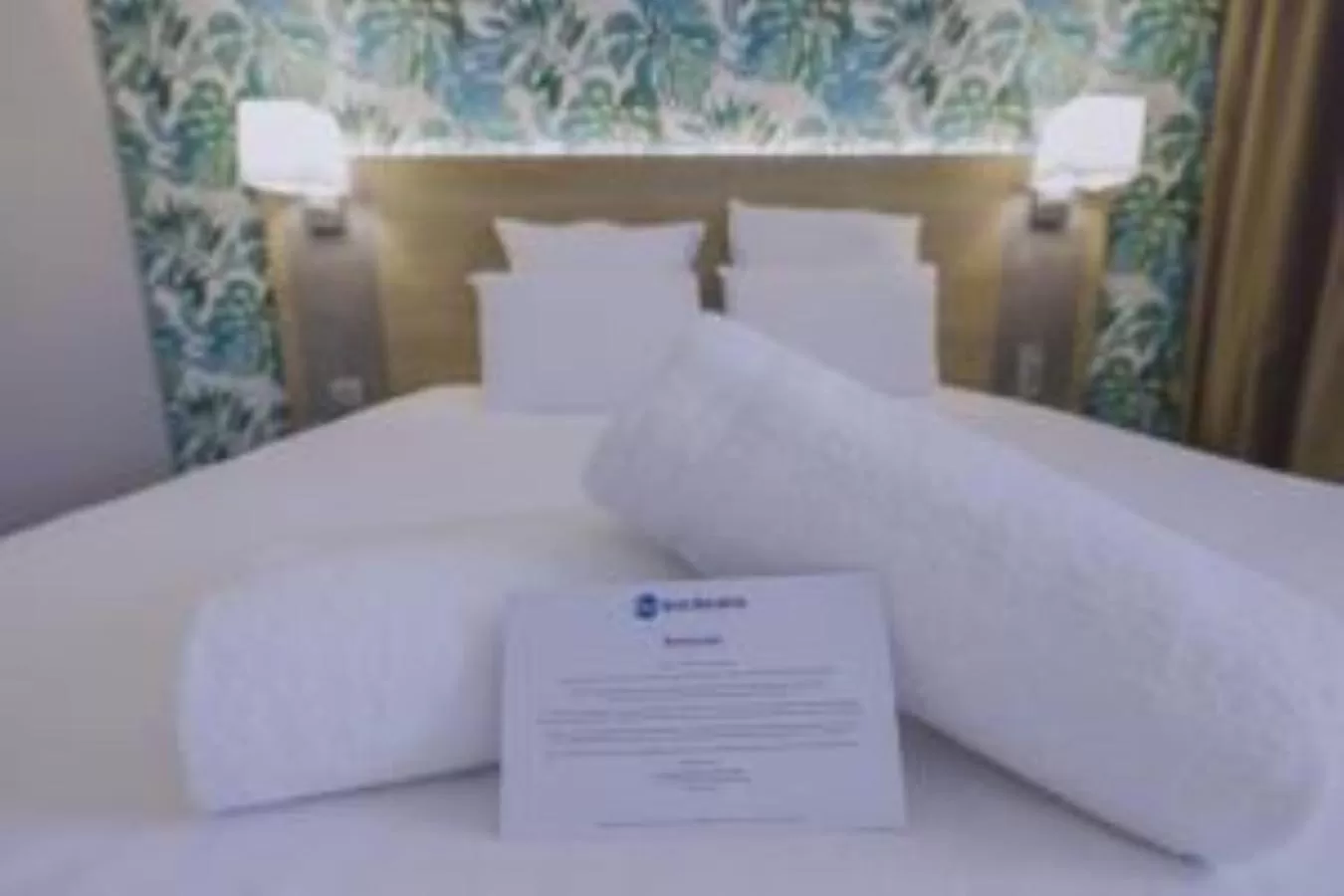 Bed in Best Western Les Aureliades Saint Nazaire