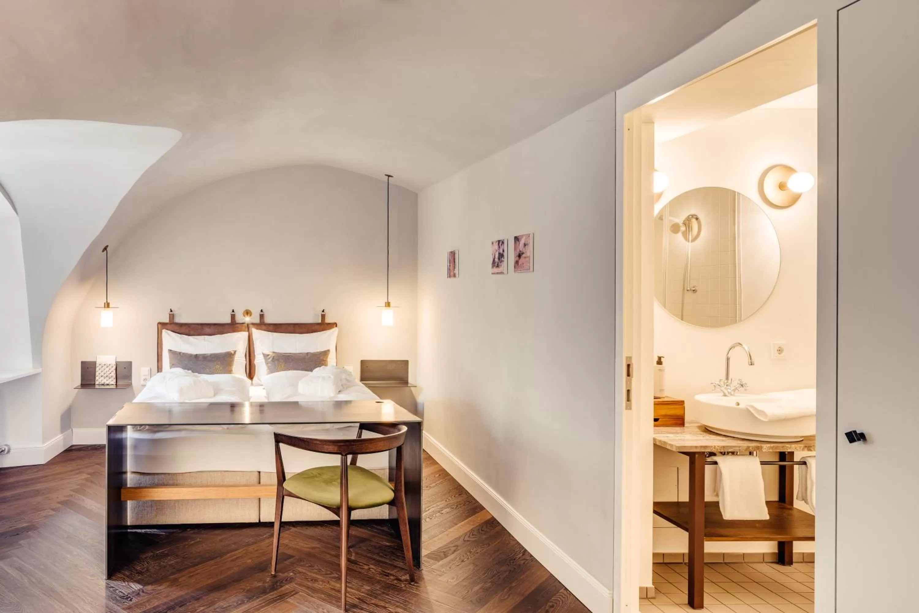 Photo of the whole room, Bed in Boutique Hotel das TSCHOFEN