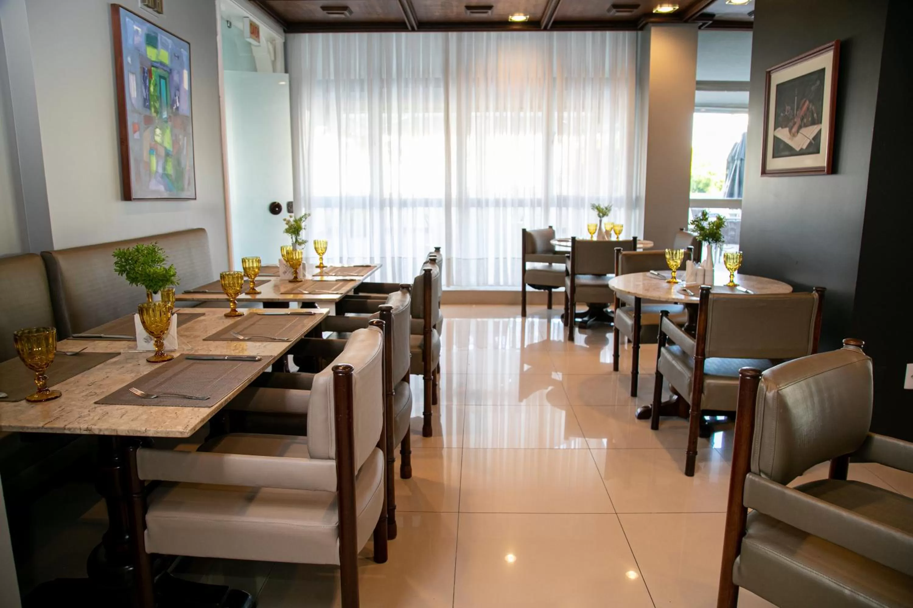 Restaurant/places to eat in Plaza Blumenau Hotel