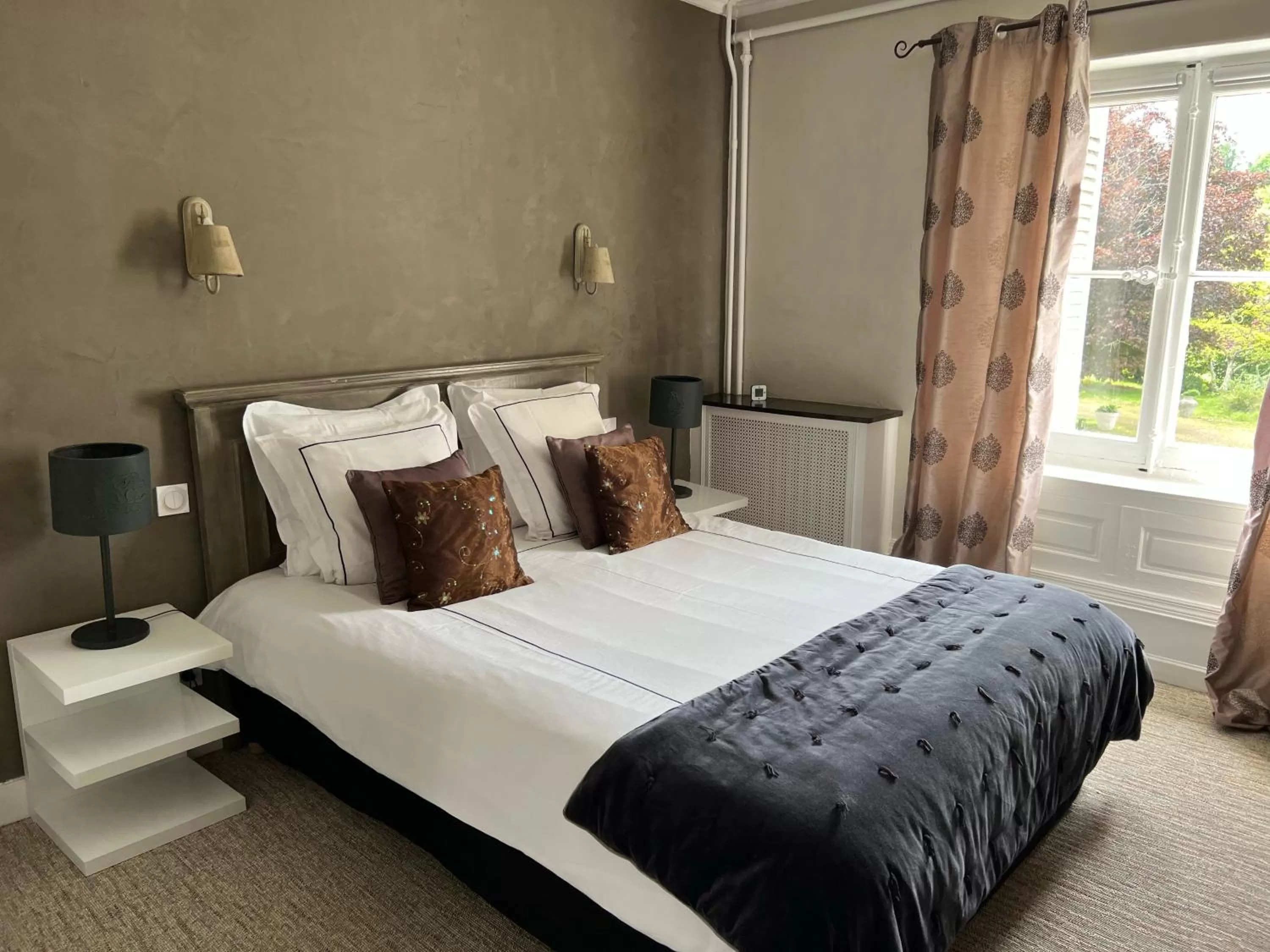 Bed in Chambres d'hôtes & Spa Les Perce Neige