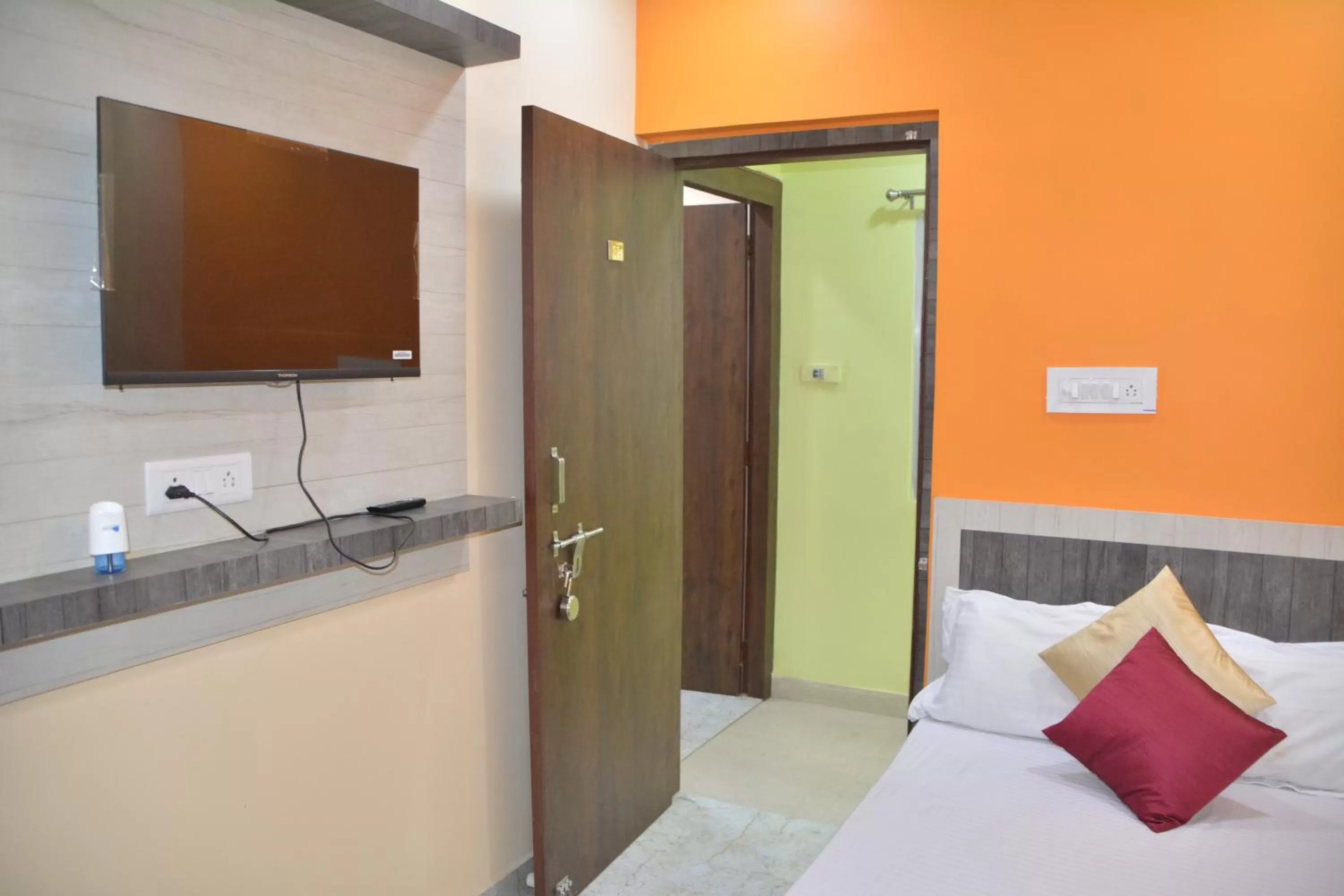 TV and multimedia, Bed in HOTEL MANORAMA PALACE