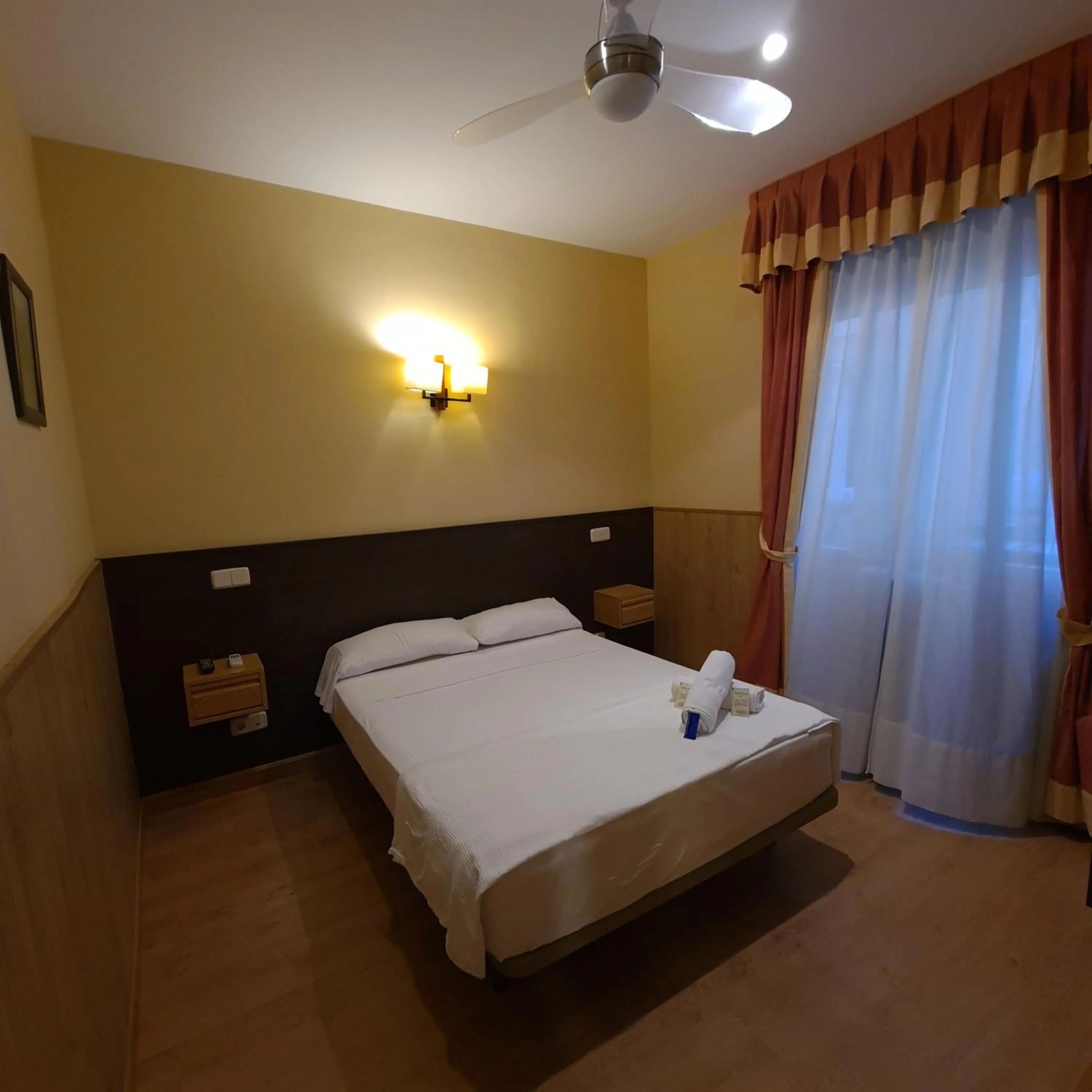 Bed in Hostal Oporto