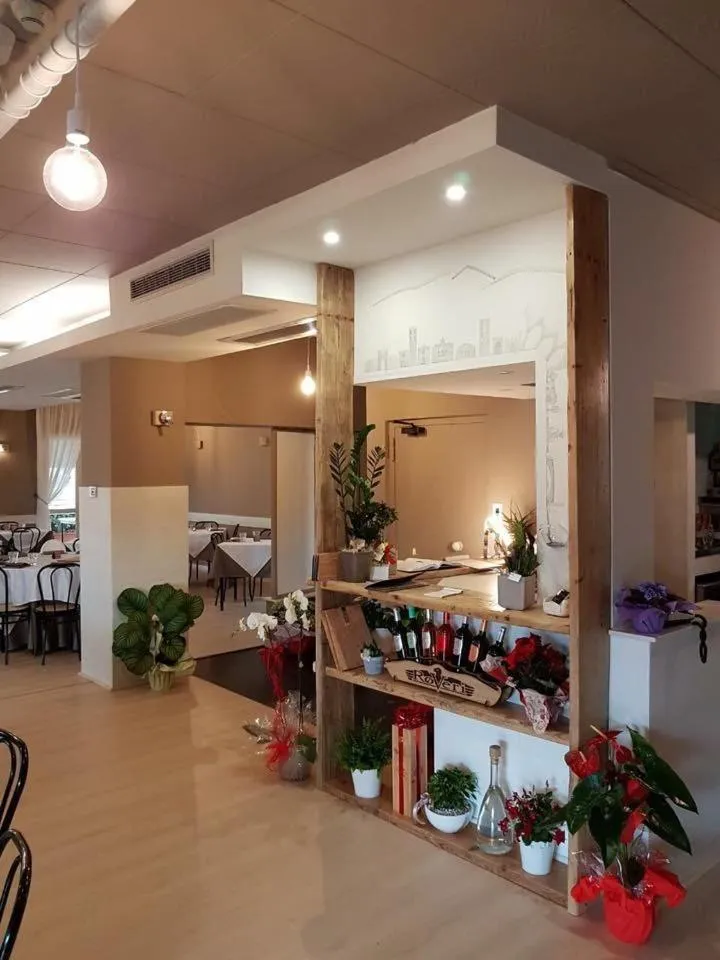 Restaurant/places to eat in Hotel Serena