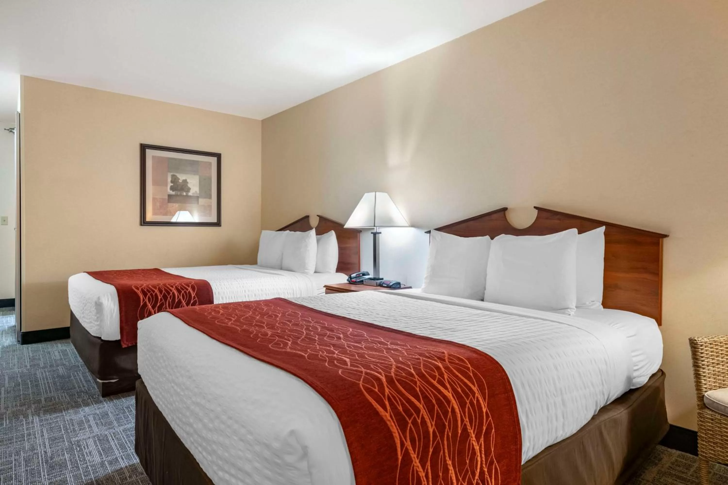 Bedroom, Bed in SureStay Plus Hotel by Best Western Buffalo