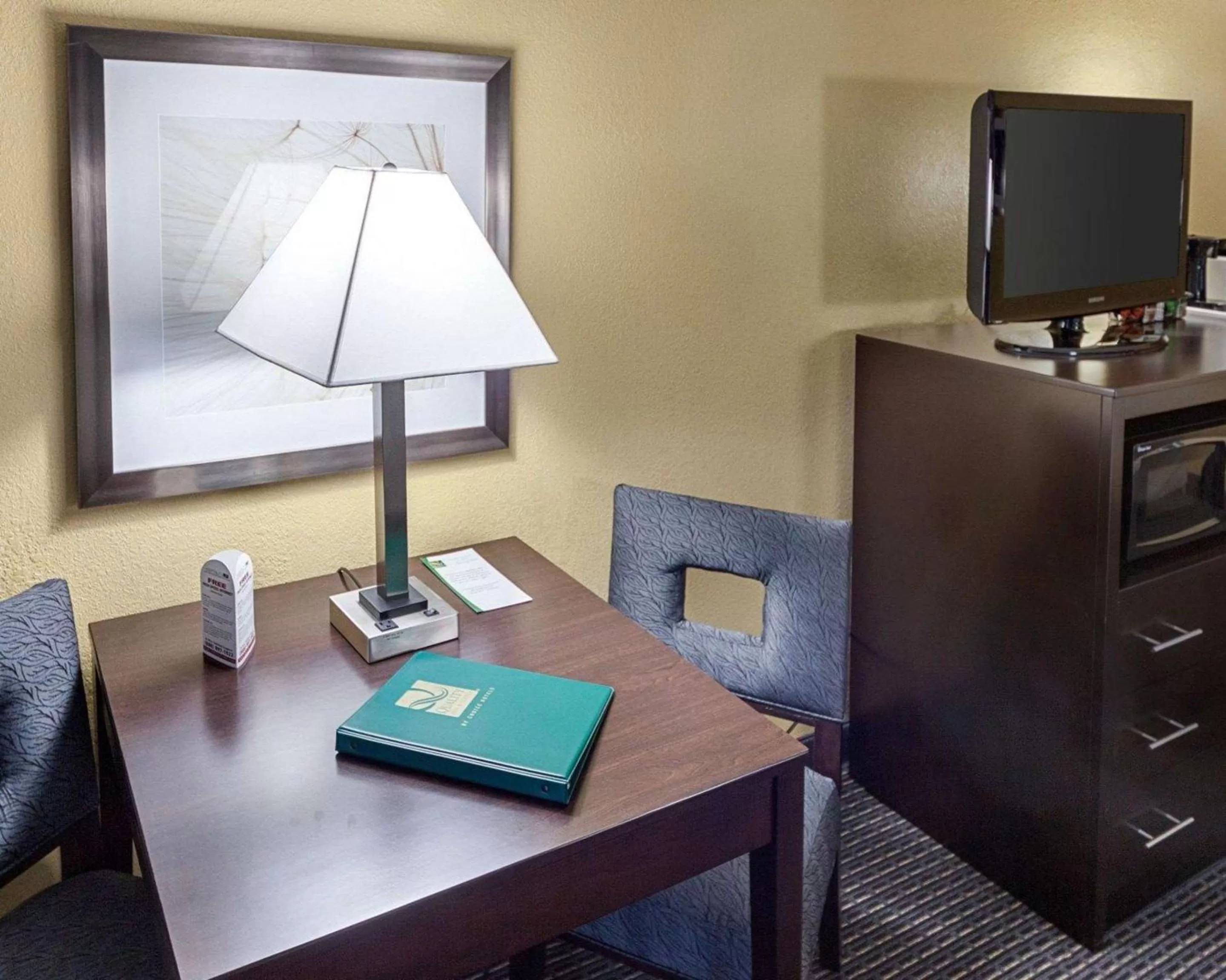 Bedroom in Quality Inn Montpelier