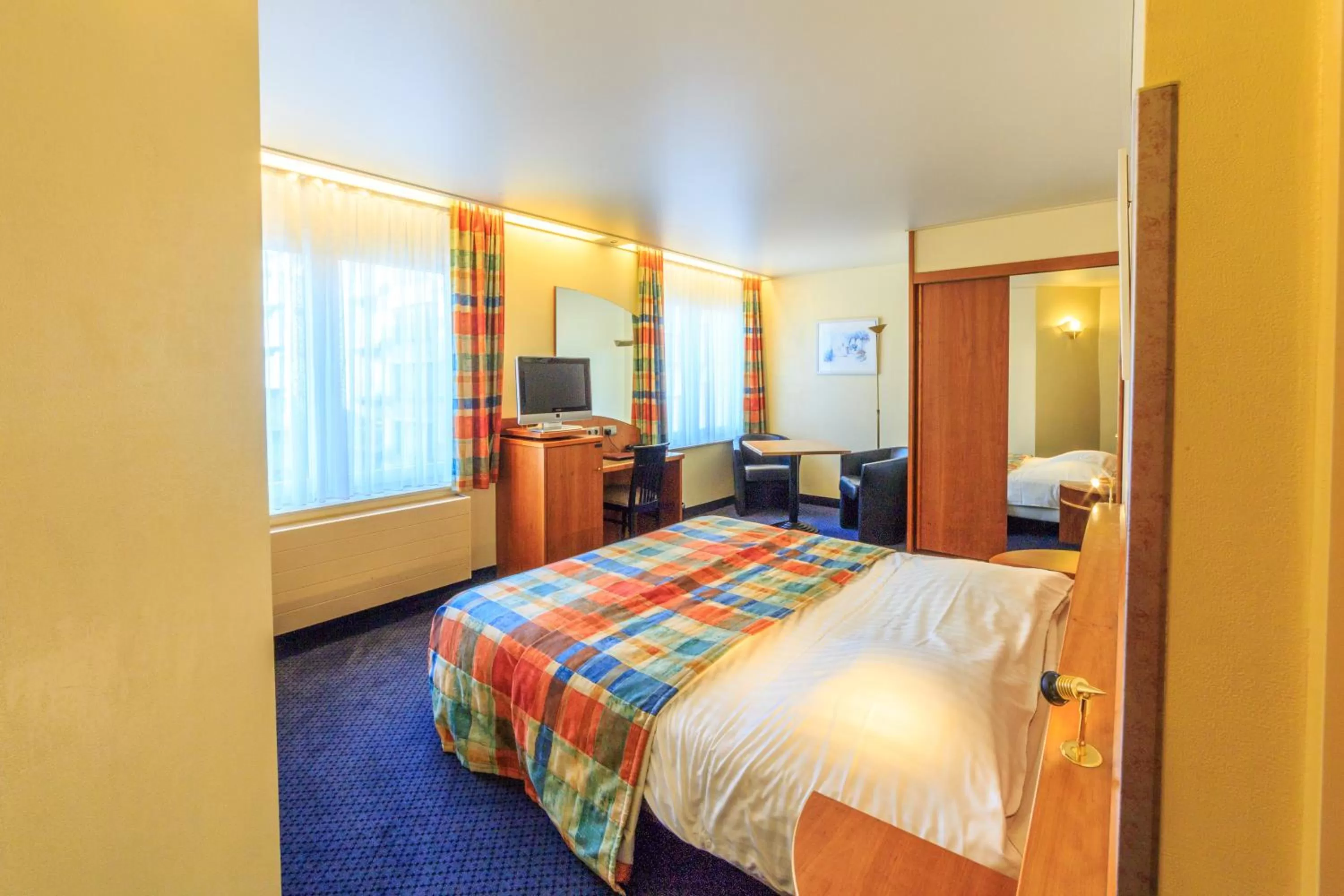 Bedroom, Bed in Hotel Pacific