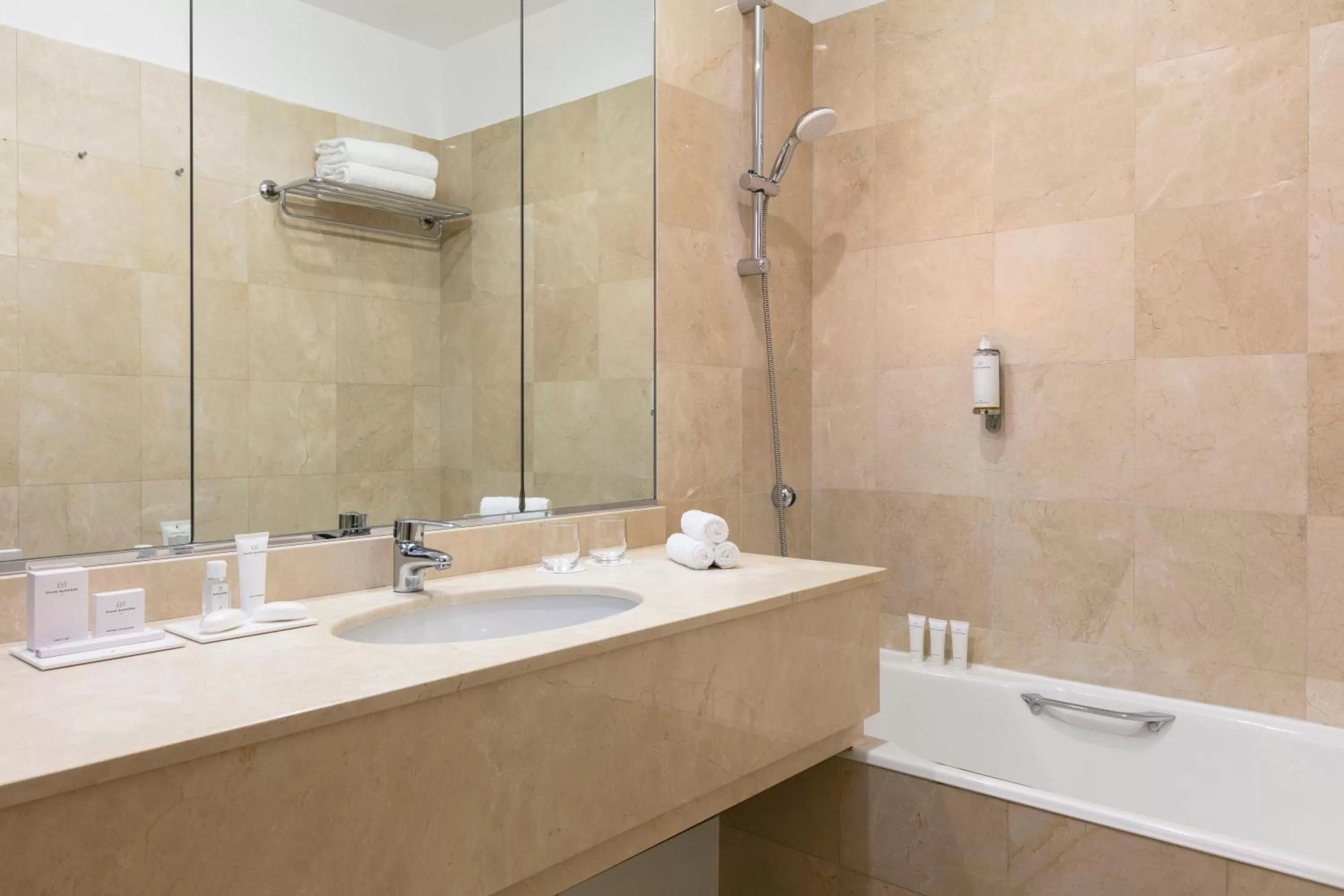 Bathroom in Hôtel Barrière le Grand Hôtel Enghien-les-Bains