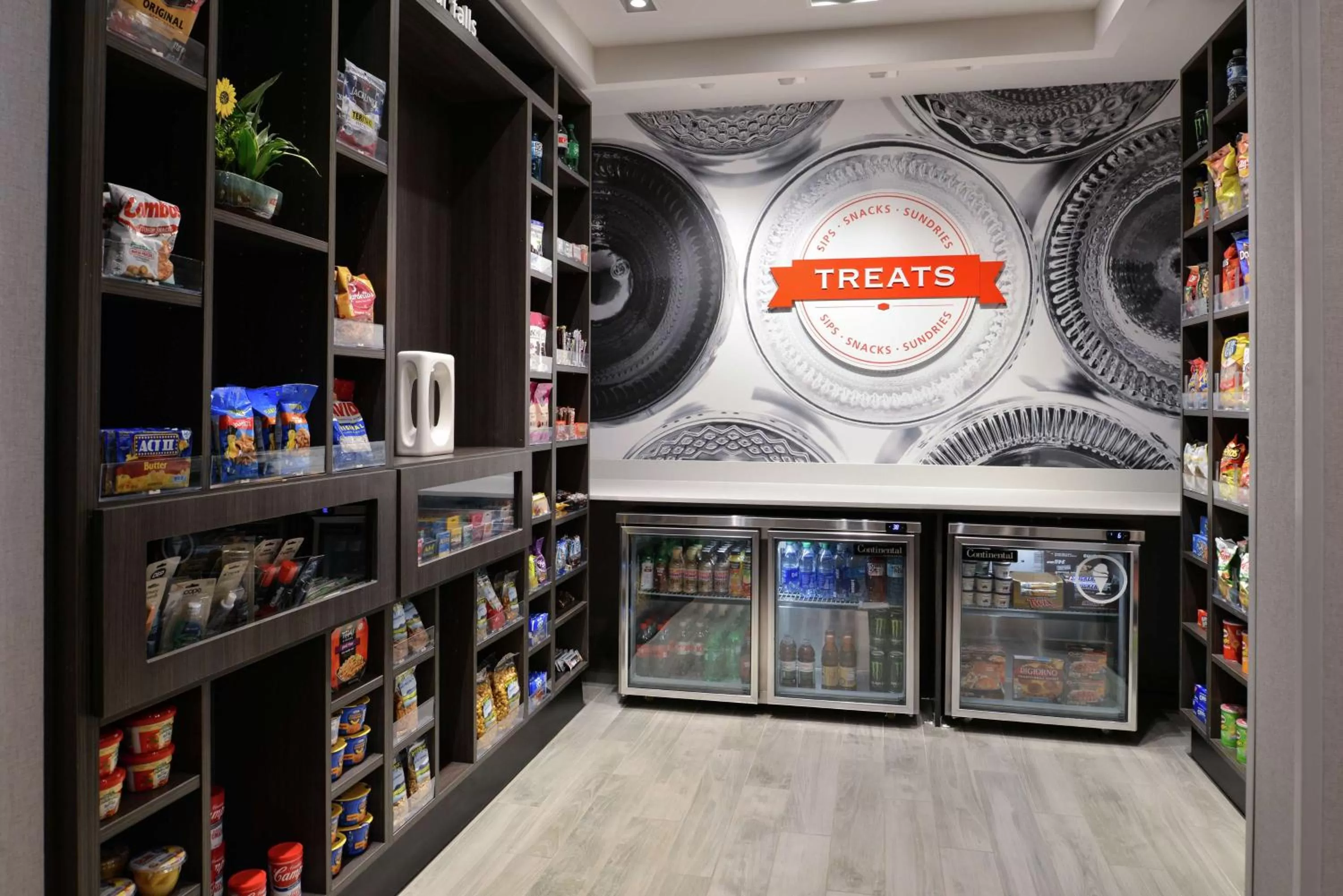 Restaurant/places to eat in Hampton Inn Cedar Falls Downtown, Ia