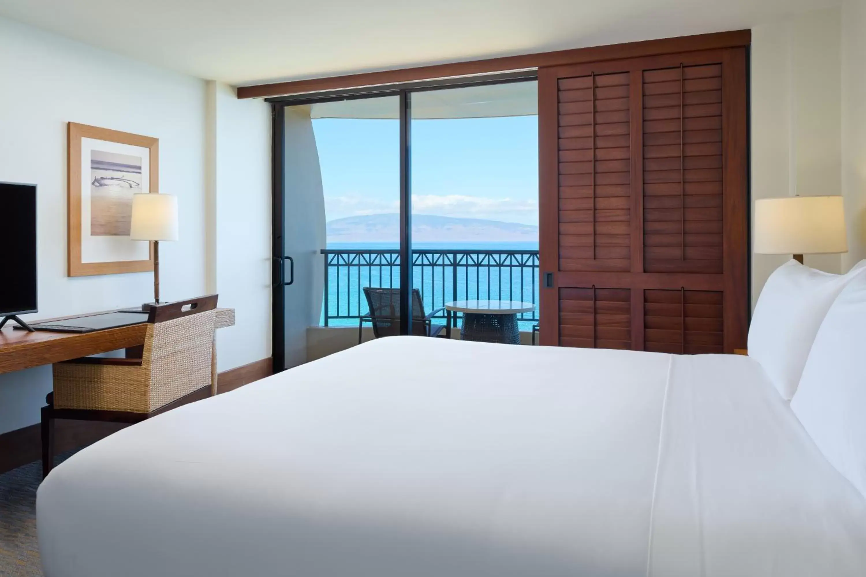 Tower Ocean Front 2 Bedroom Suite (Molokai) in Royal Lahaina Resort & Bungalows Tower Ocean Front 2 Bedroom Suite (Molokai) in Royal Lahaina Resort & Bungalows