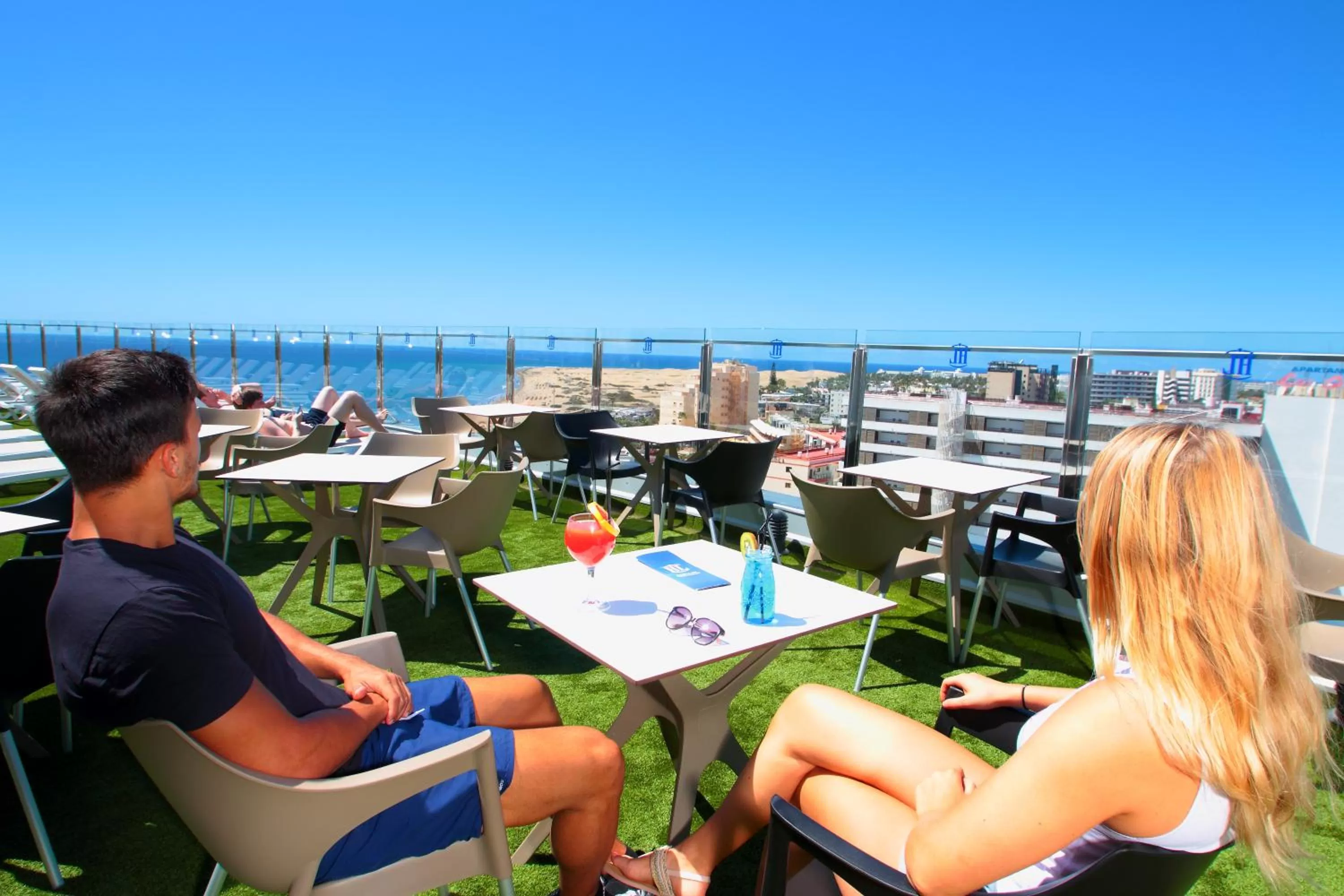 Drinks in HL Suite Nardos - Only Adults