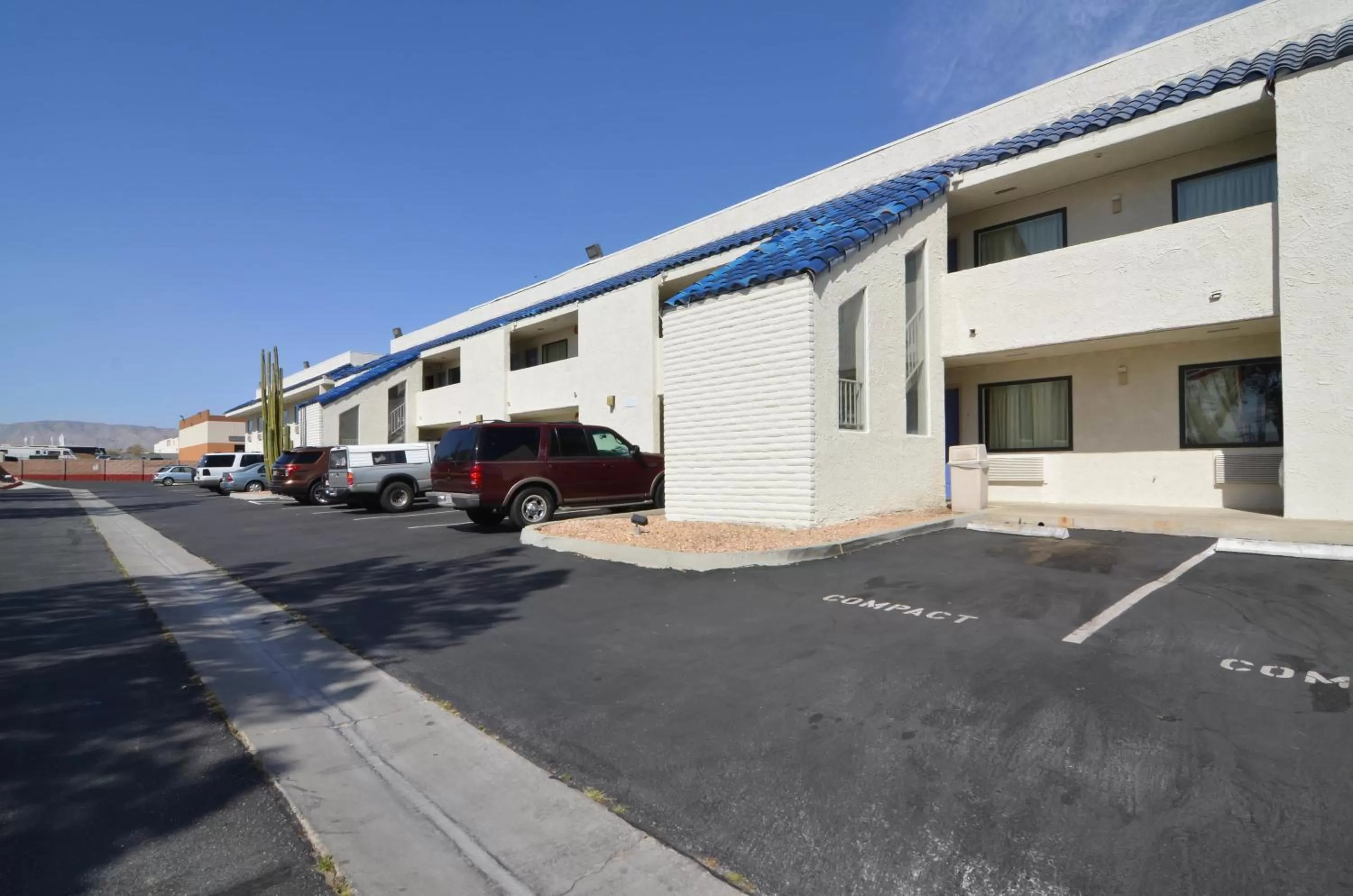 Facade/entrance in Motel 6-North Palm Springs, CA - North