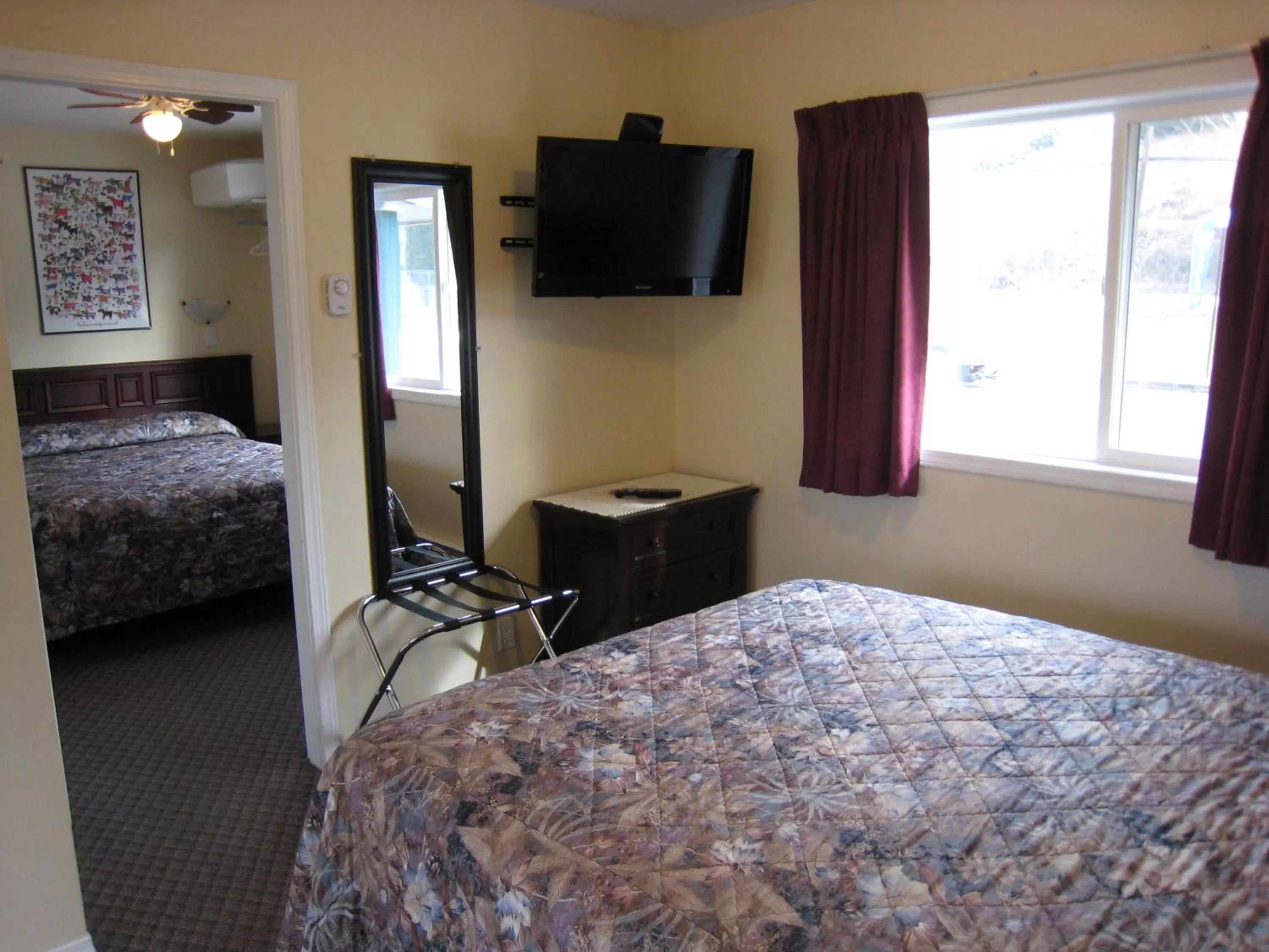 Day, Bed in Johnny's Motel