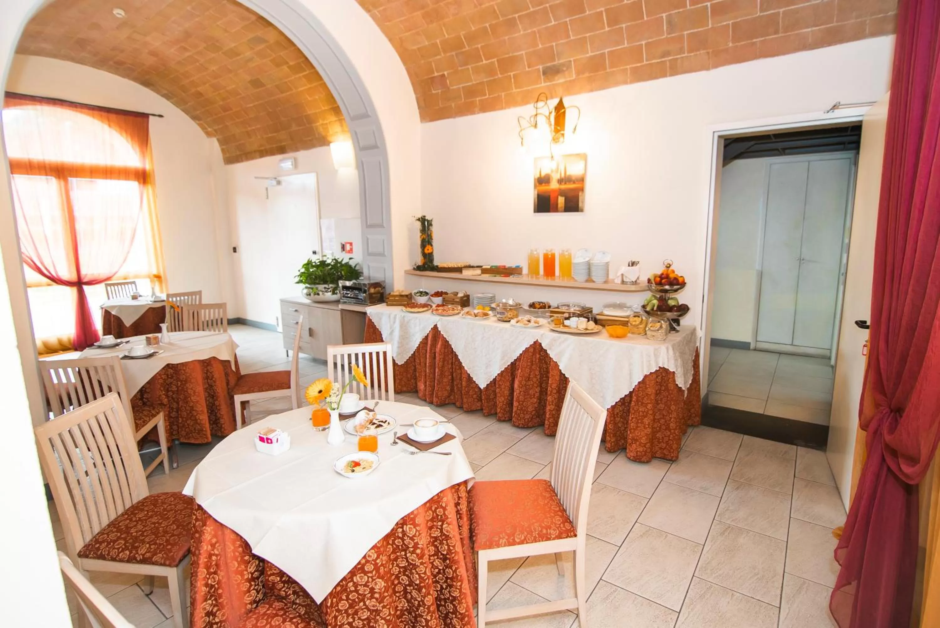 Restaurant/places to eat in Hotel La Colonna