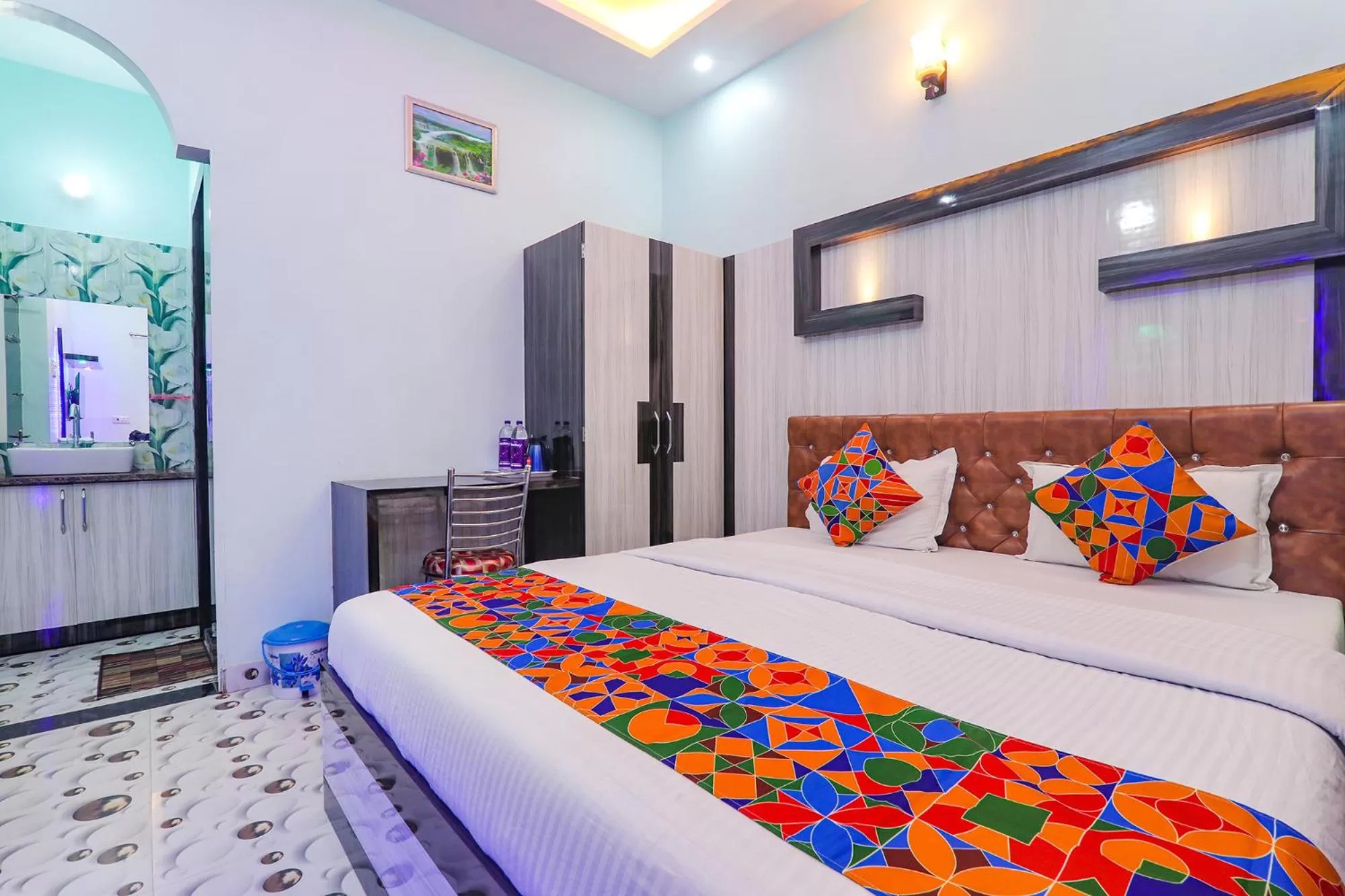Bed in FabHotel Lumbini International - Nr Sarnath Museum