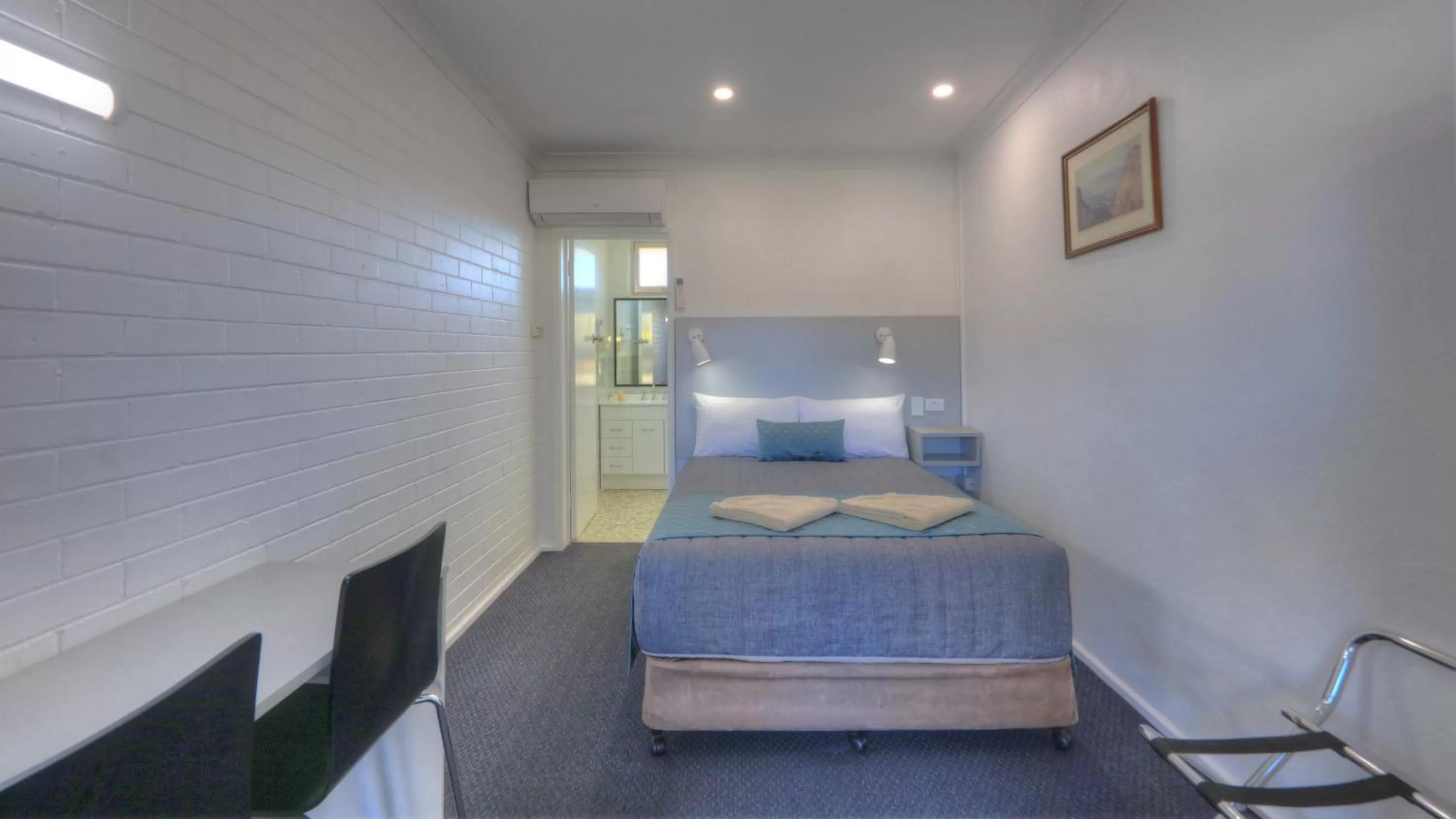 Photo of the whole room, Bed in Glen Innes Motel