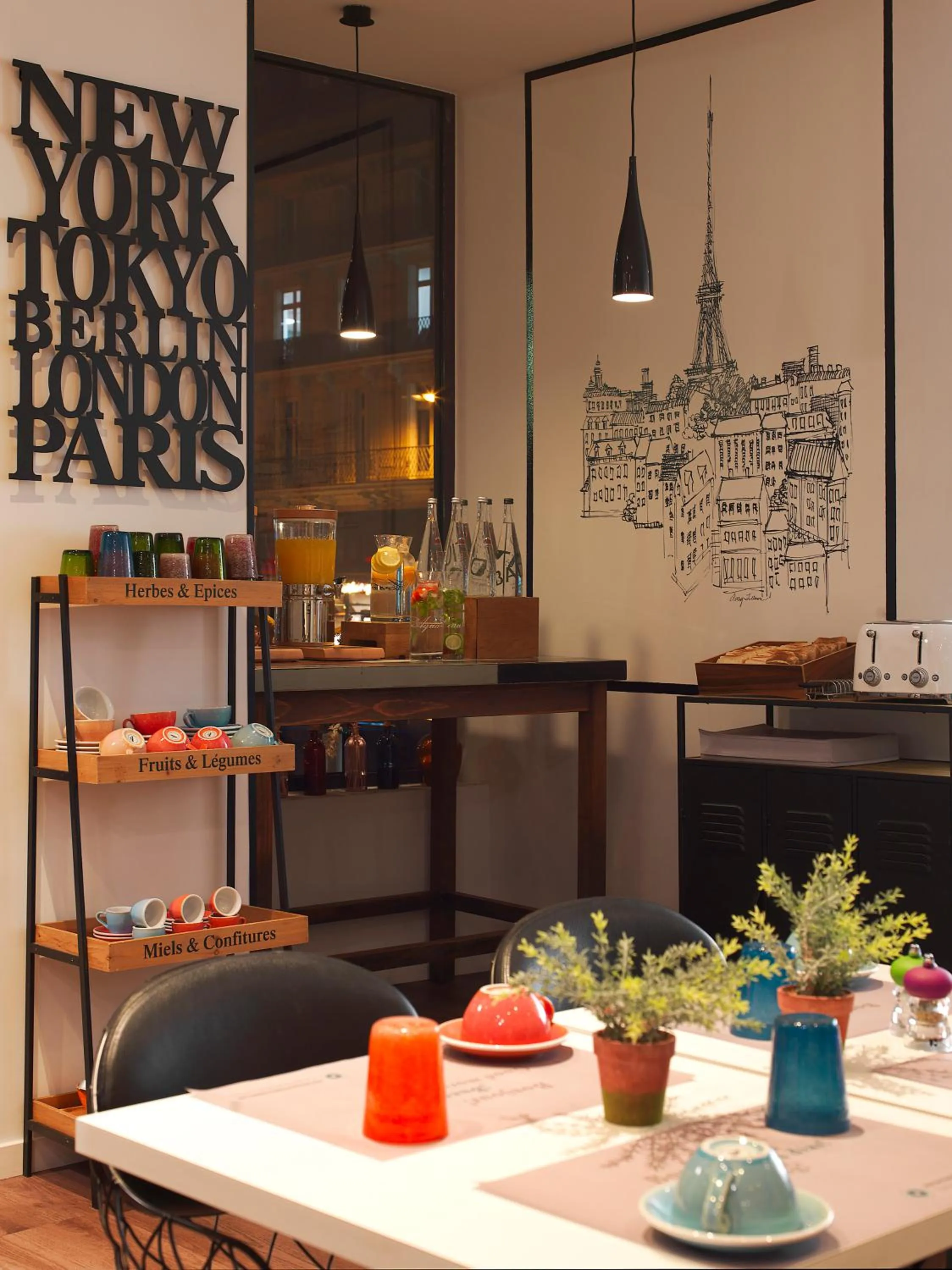 Restaurant/places to eat in Hotel Paris Opera Affiliated by Meliá