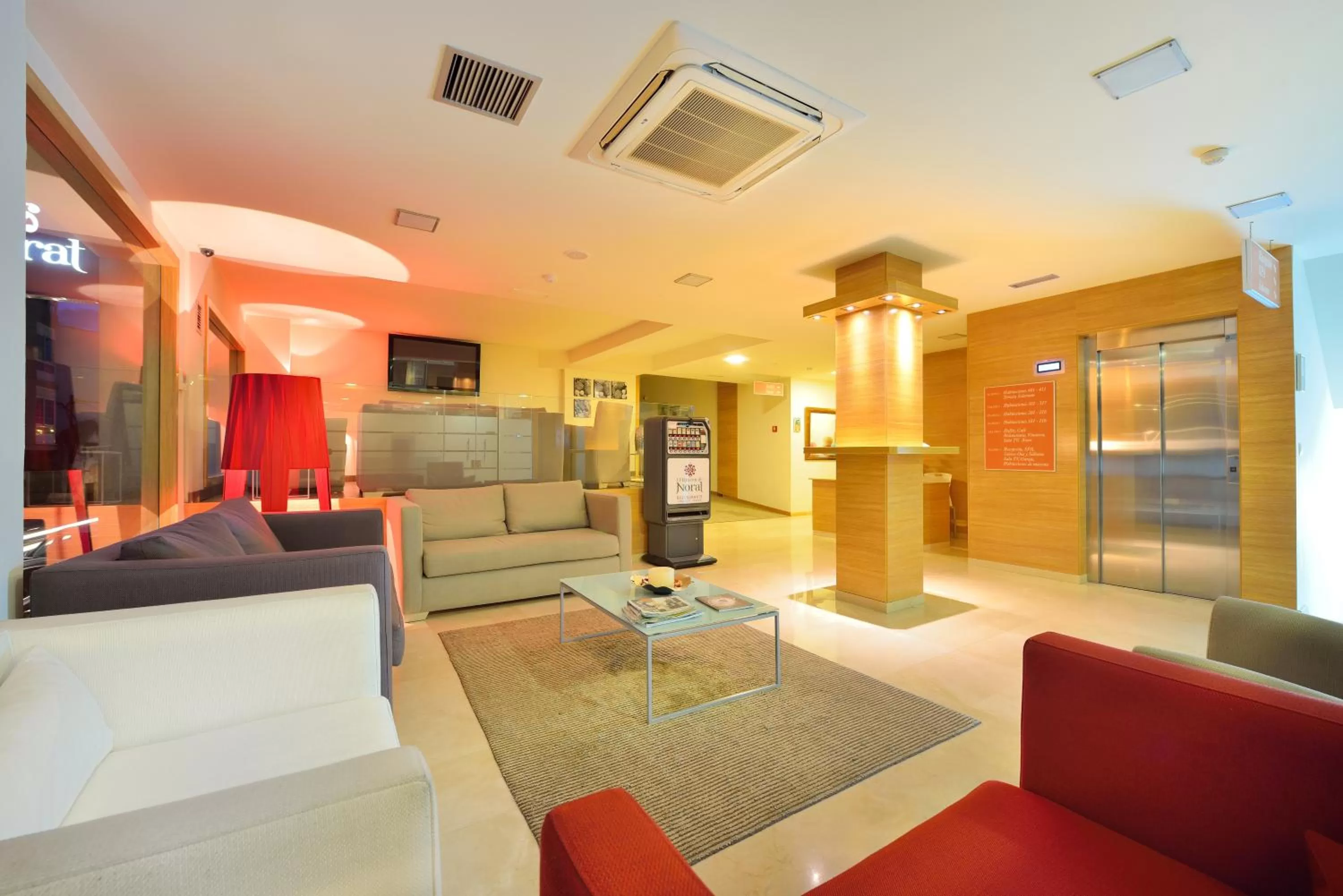 Communal lounge/ TV room in Hotel Norat Marina & Spa 4* Superior