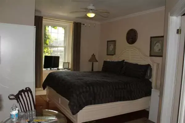 Standard King Room in Baldachin Inn Standard King Room in Baldachin Inn