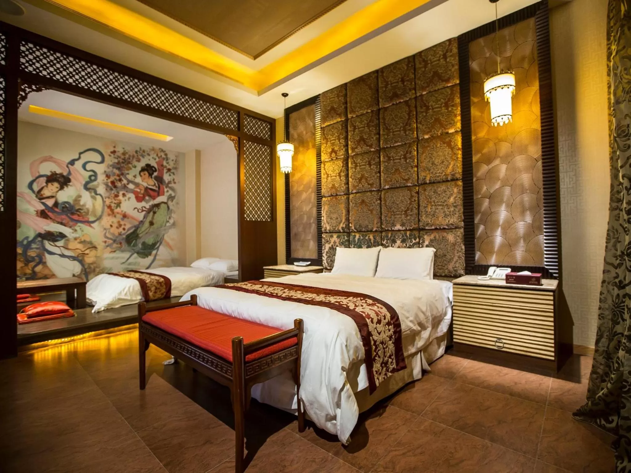 Bedroom, Bed in Moon Area Motel