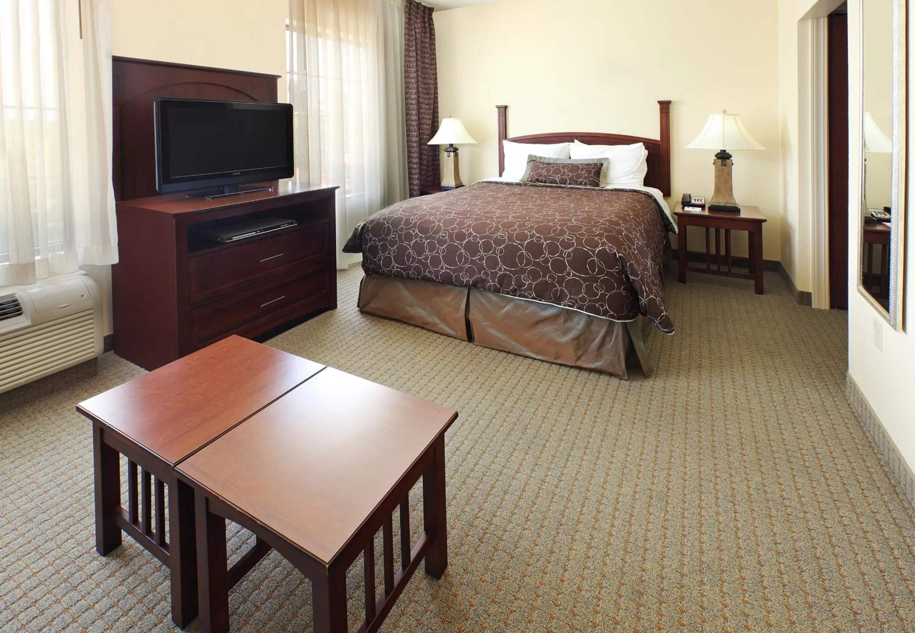 Photo of the whole room, Bed in Staybridge Suites Hot Springs by IHG