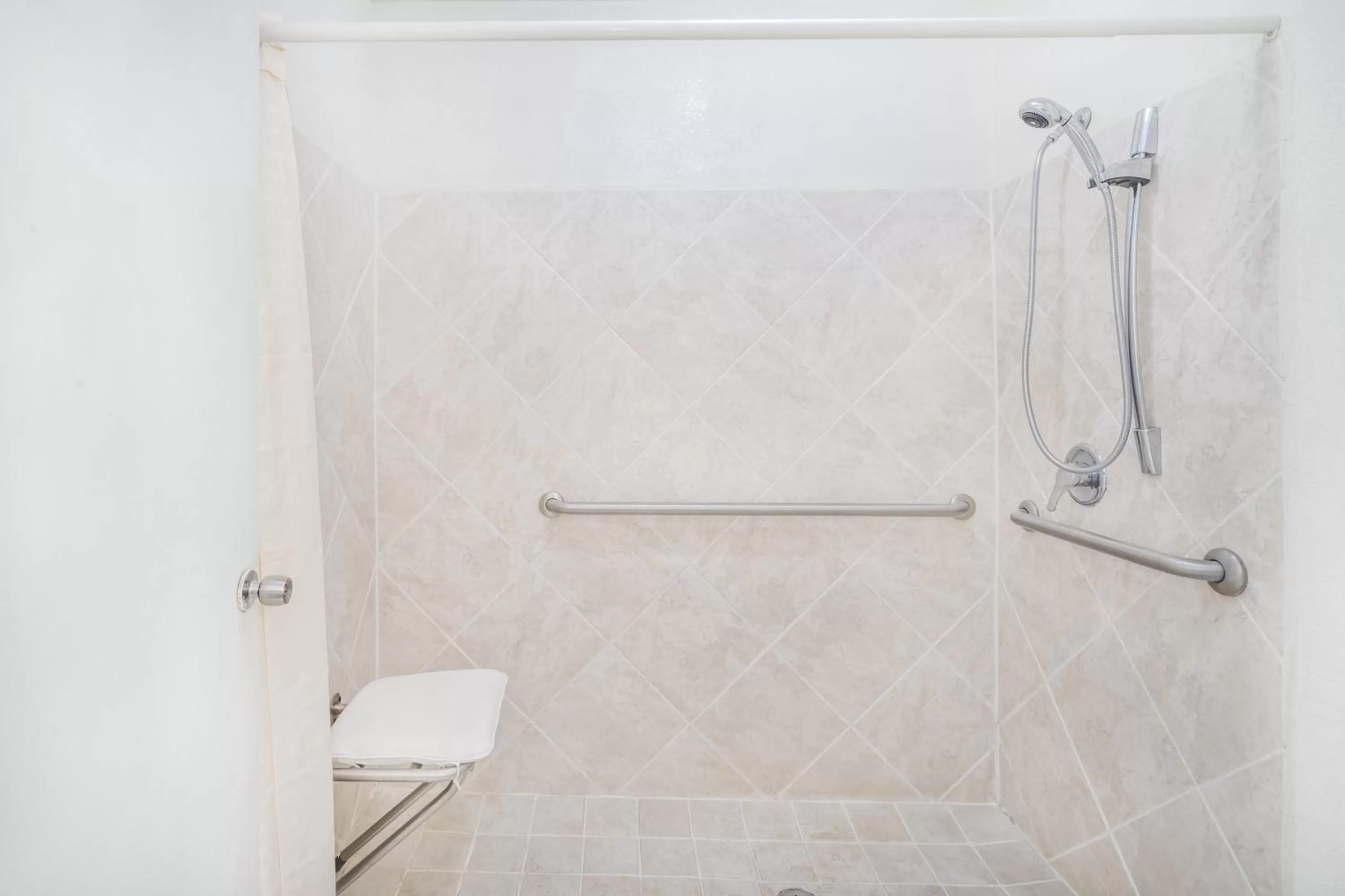 Bathroom in Knights Inn Chattanooga