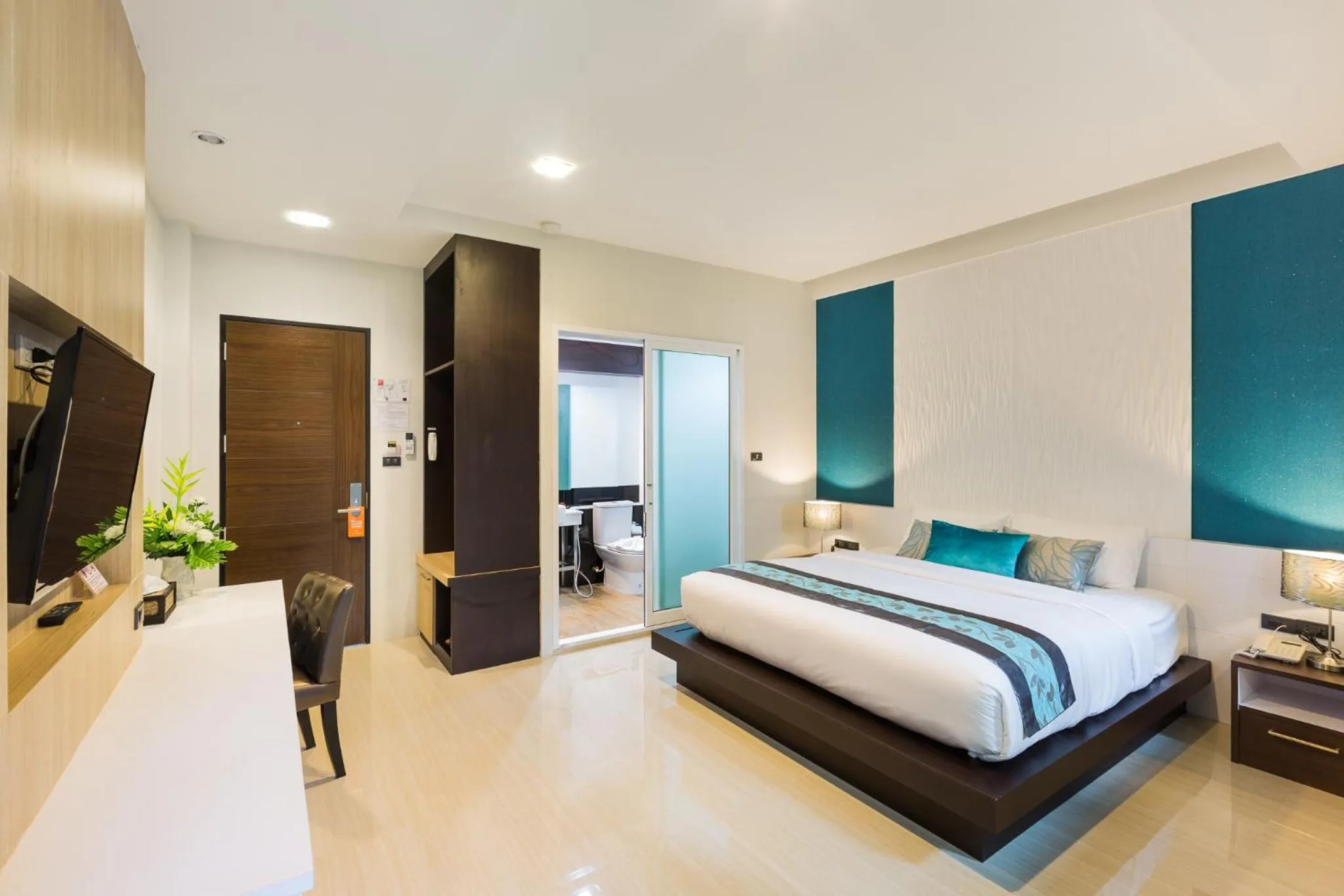 Bedroom, Bed in The Nice Krabi Hotel