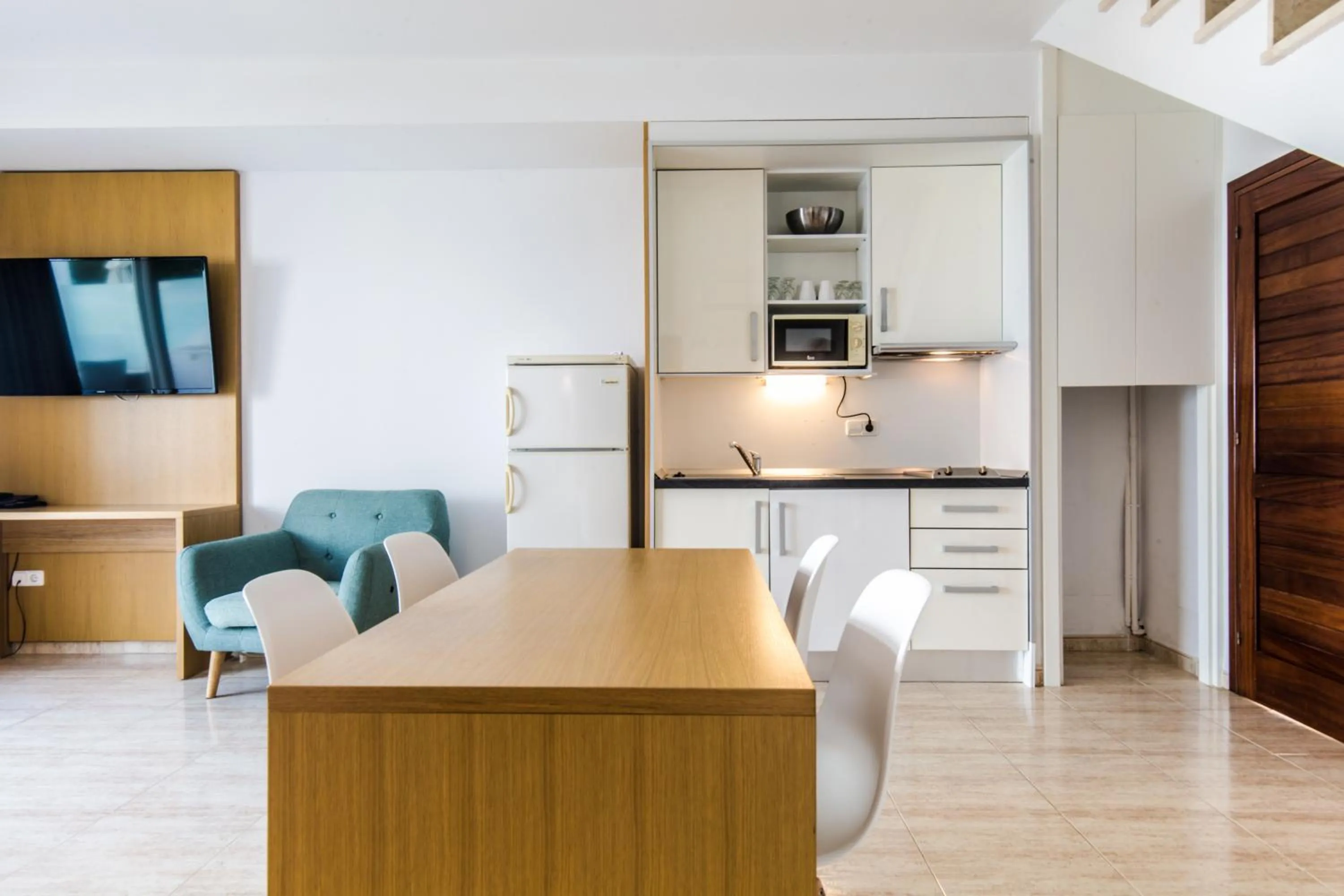 Kitchen or kitchenette in Hotel La Pergola Mallorca