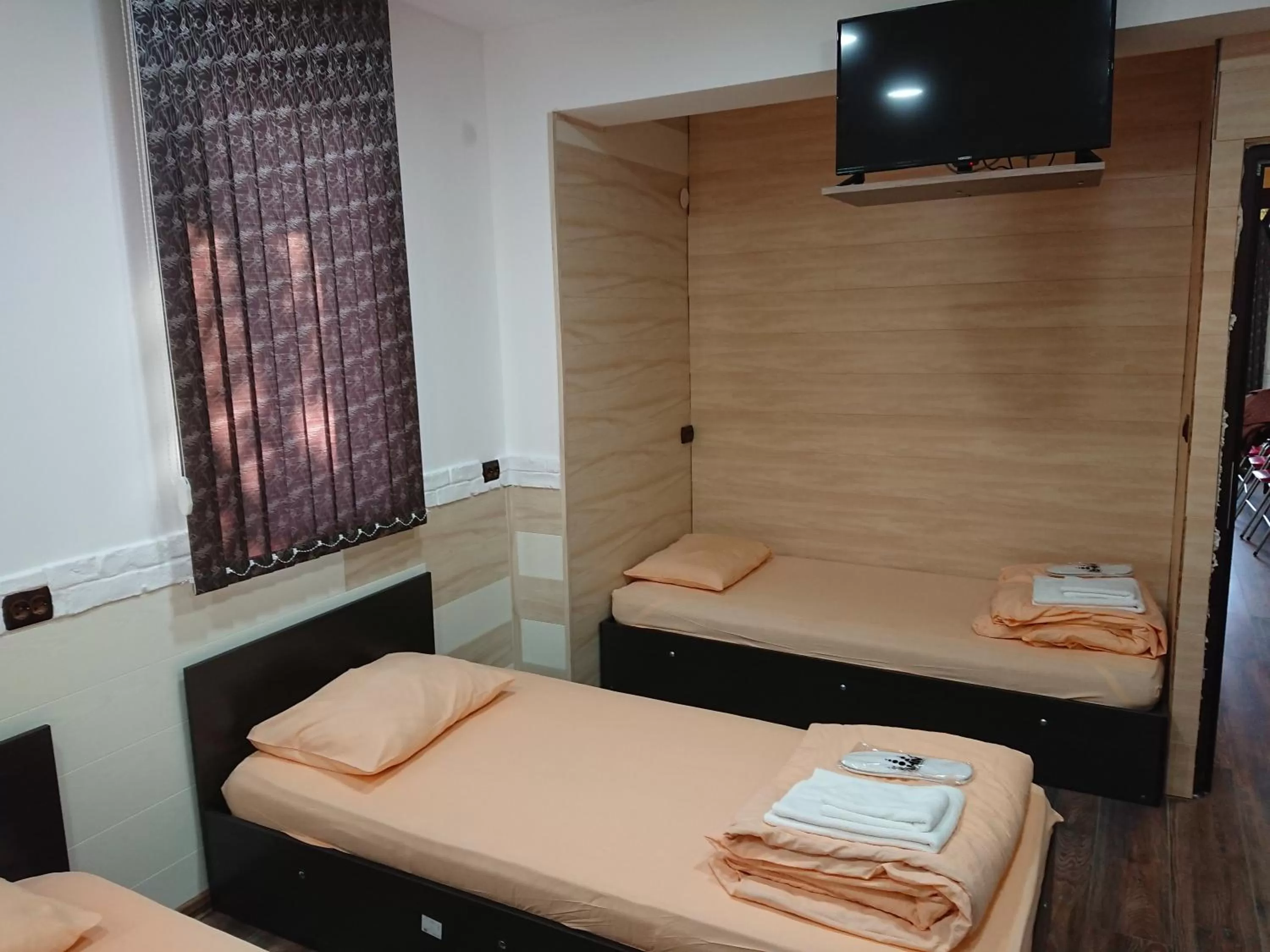 Bed in Complex Friends